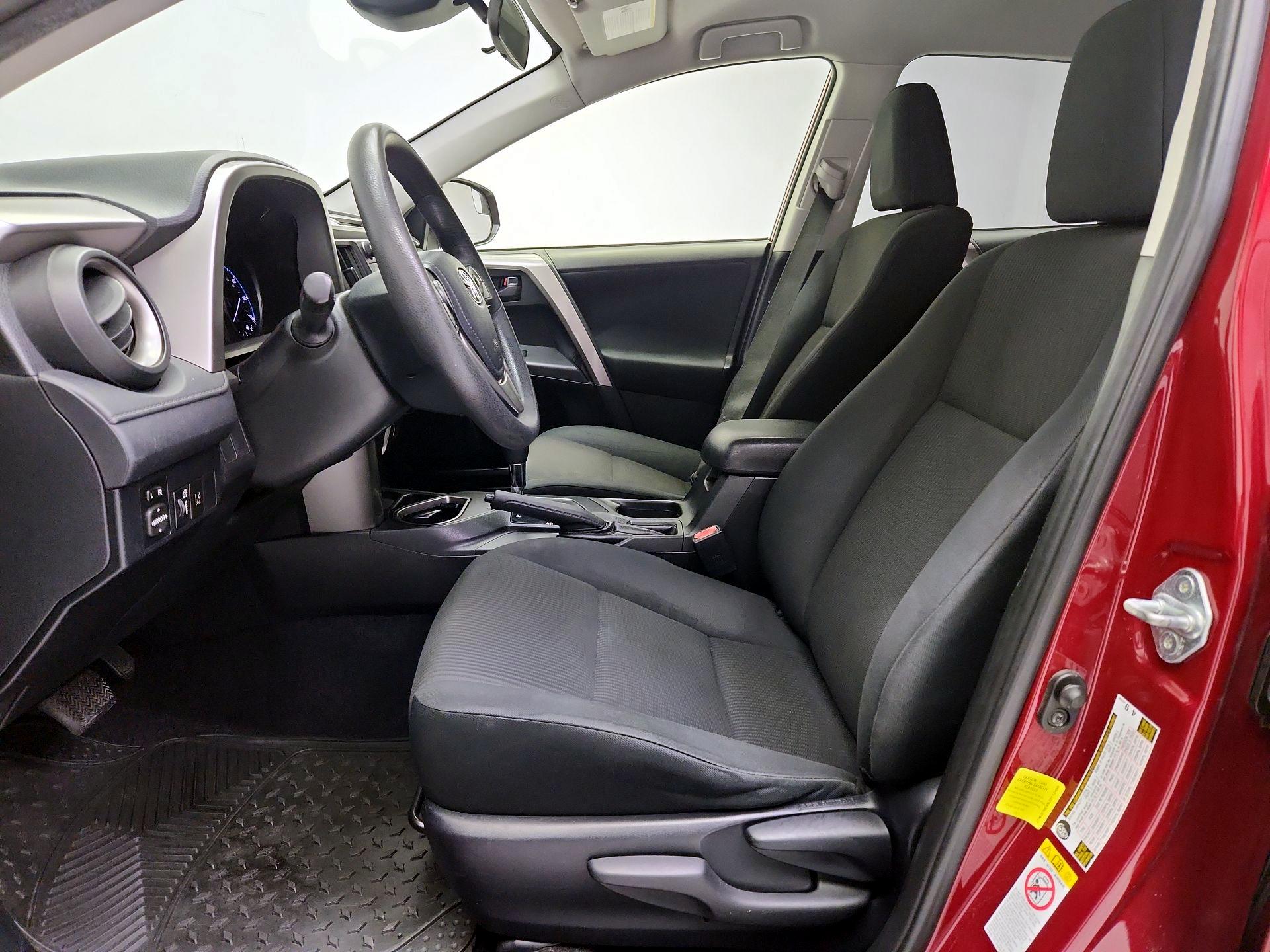 Thumbnail: 2018 Toyota RAV4 - 11