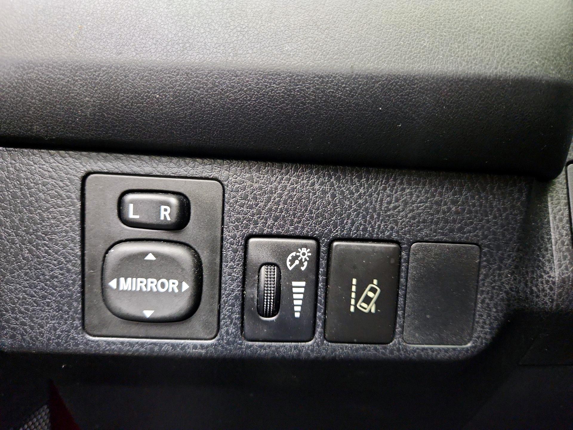 Thumbnail: 2018 Toyota RAV4 - 13