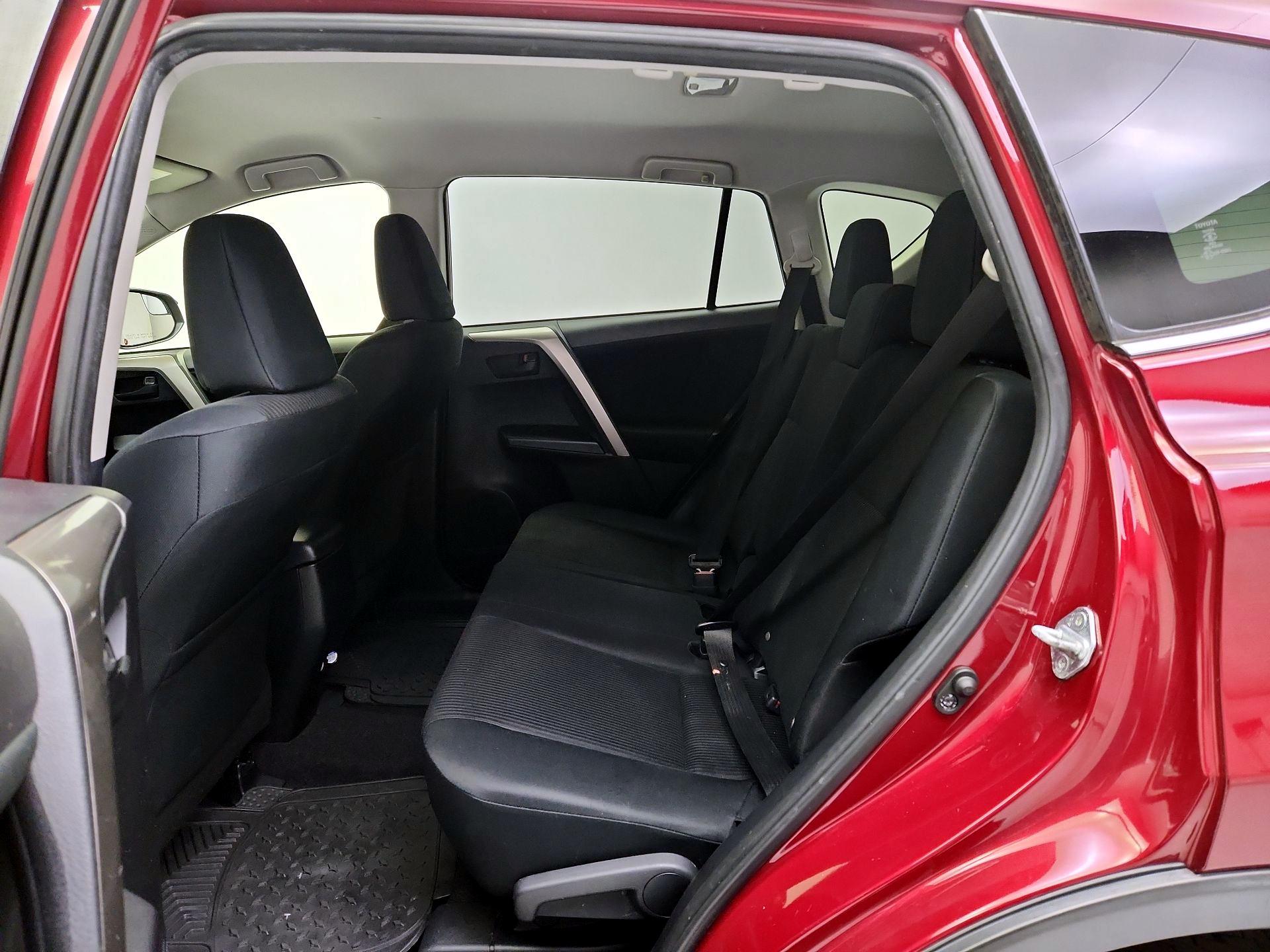 Thumbnail: 2018 Toyota RAV4 - 19