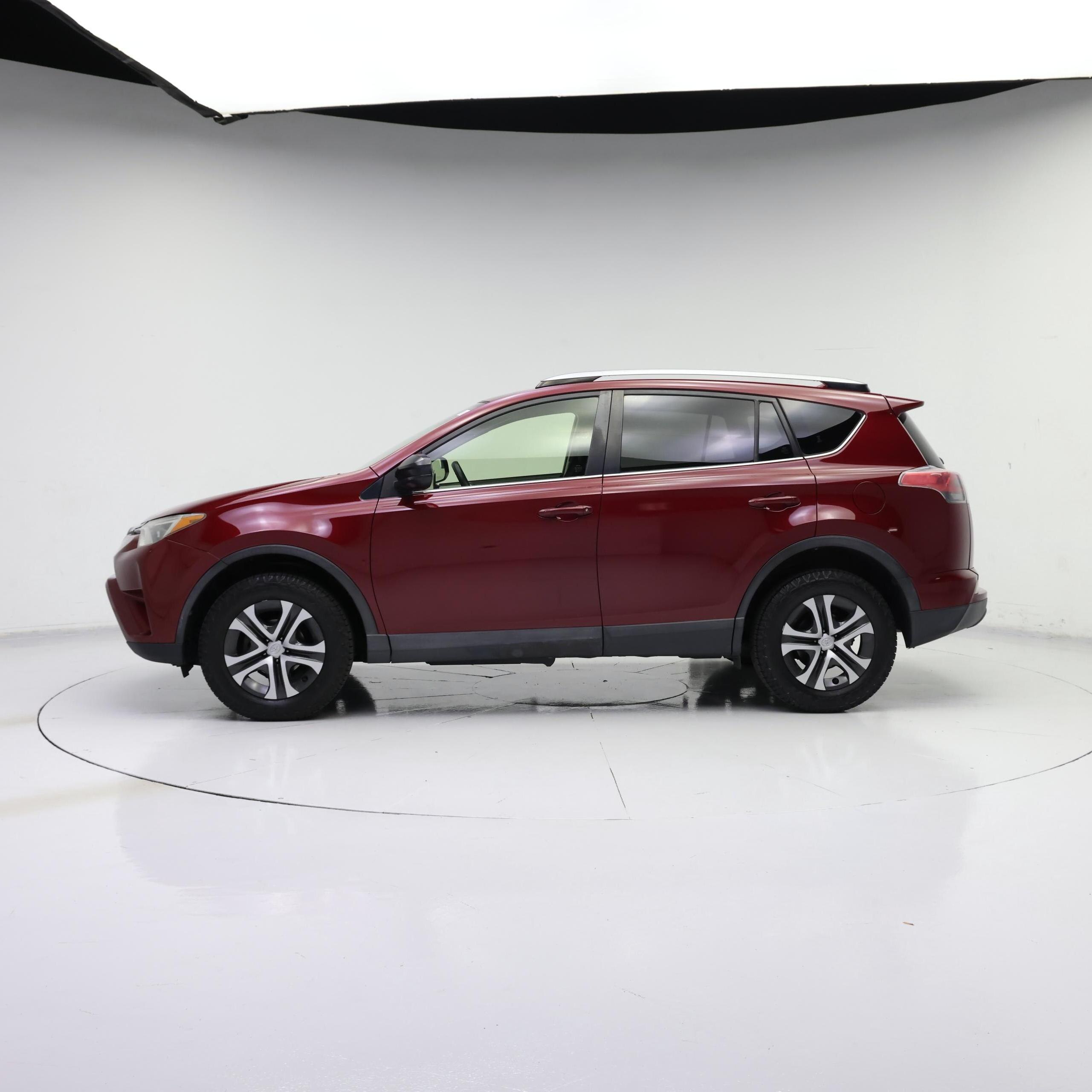 Thumbnail: 2018 Toyota RAV4 - 3