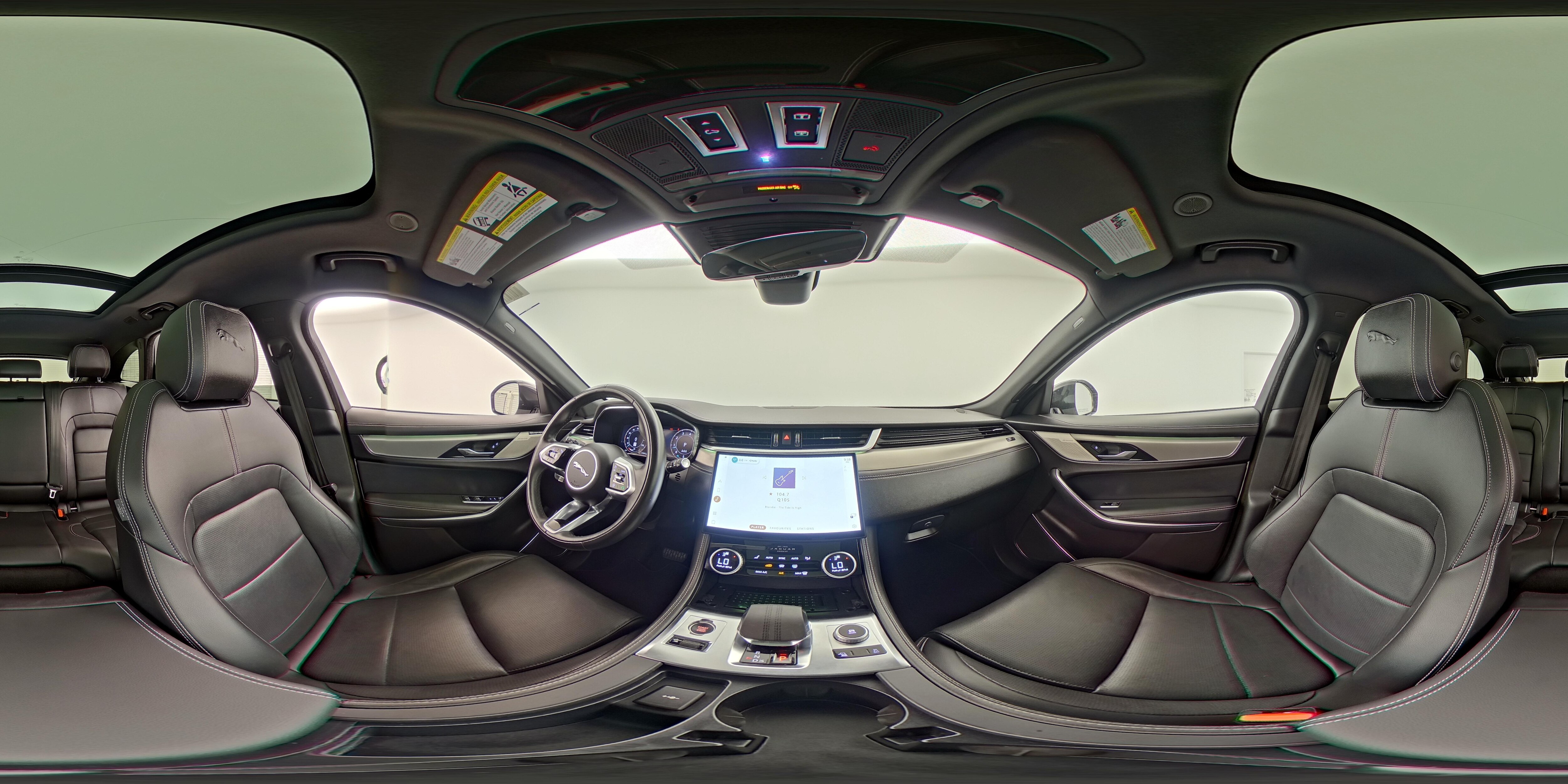2025 Jaguar F-PACE R-Dynamic S - Photo 26