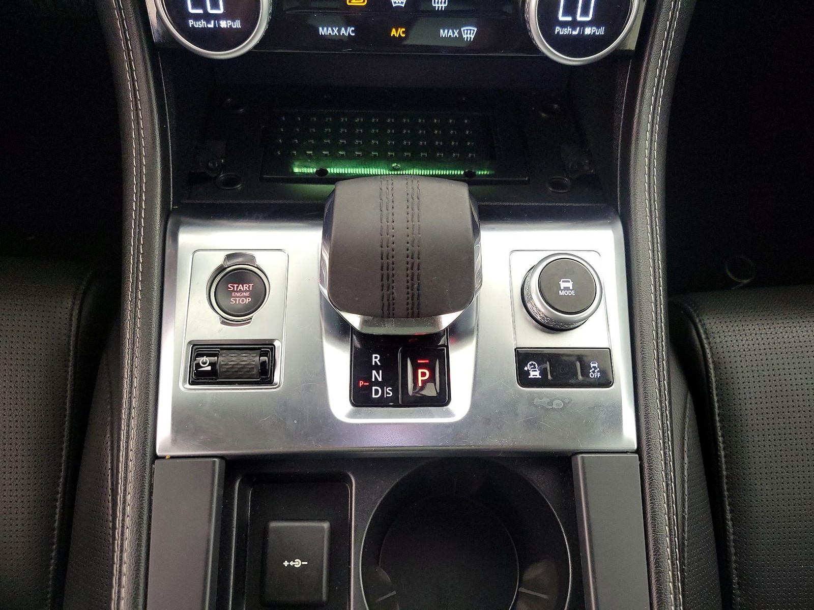 2025 Jaguar F-PACE R-Dynamic S - Photo 19