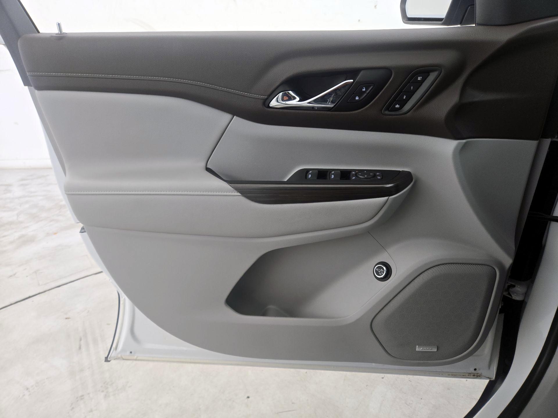 Thumbnail: 2022 GMC Acadia - 12