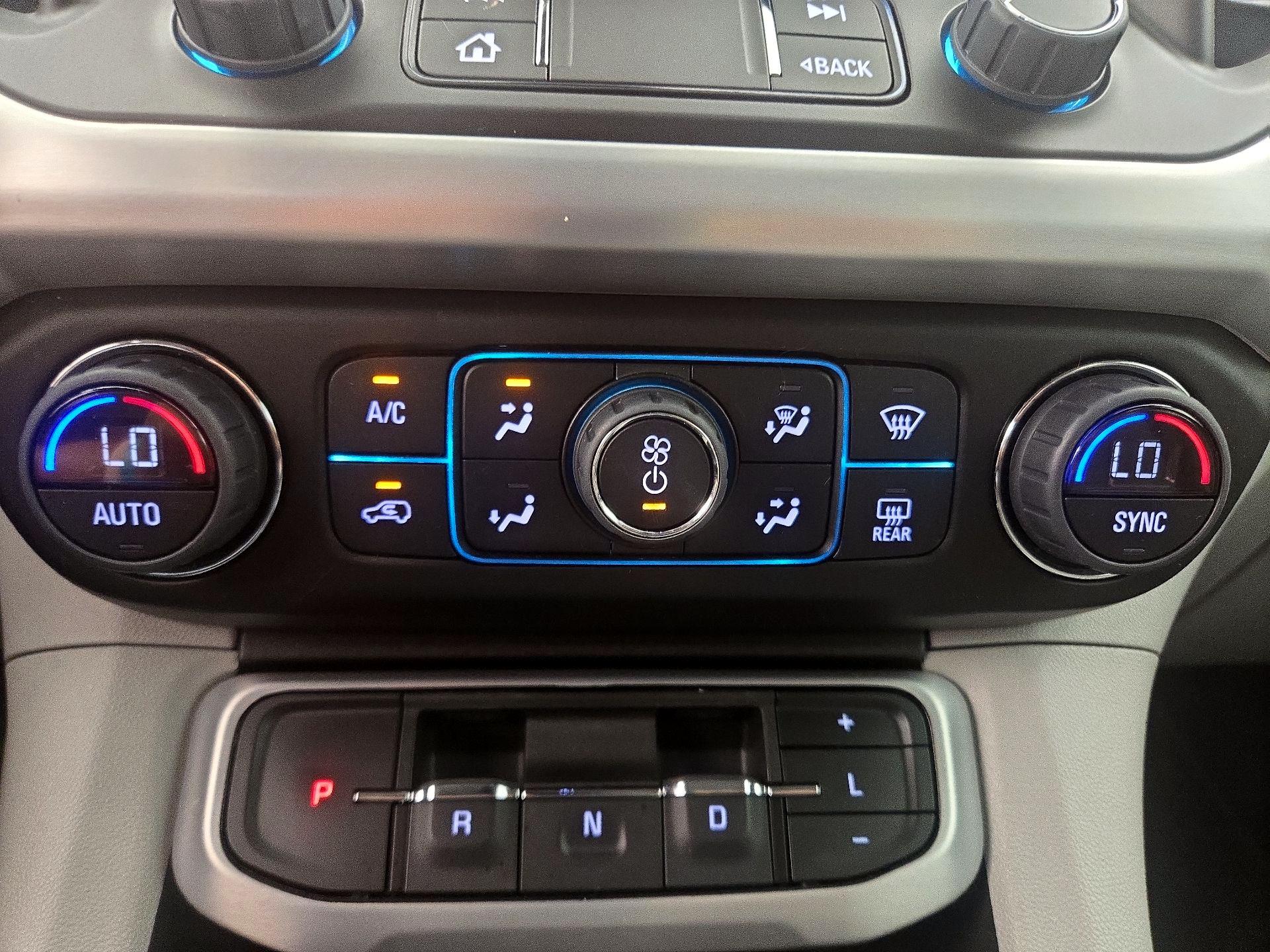 Thumbnail: 2022 GMC Acadia - 17