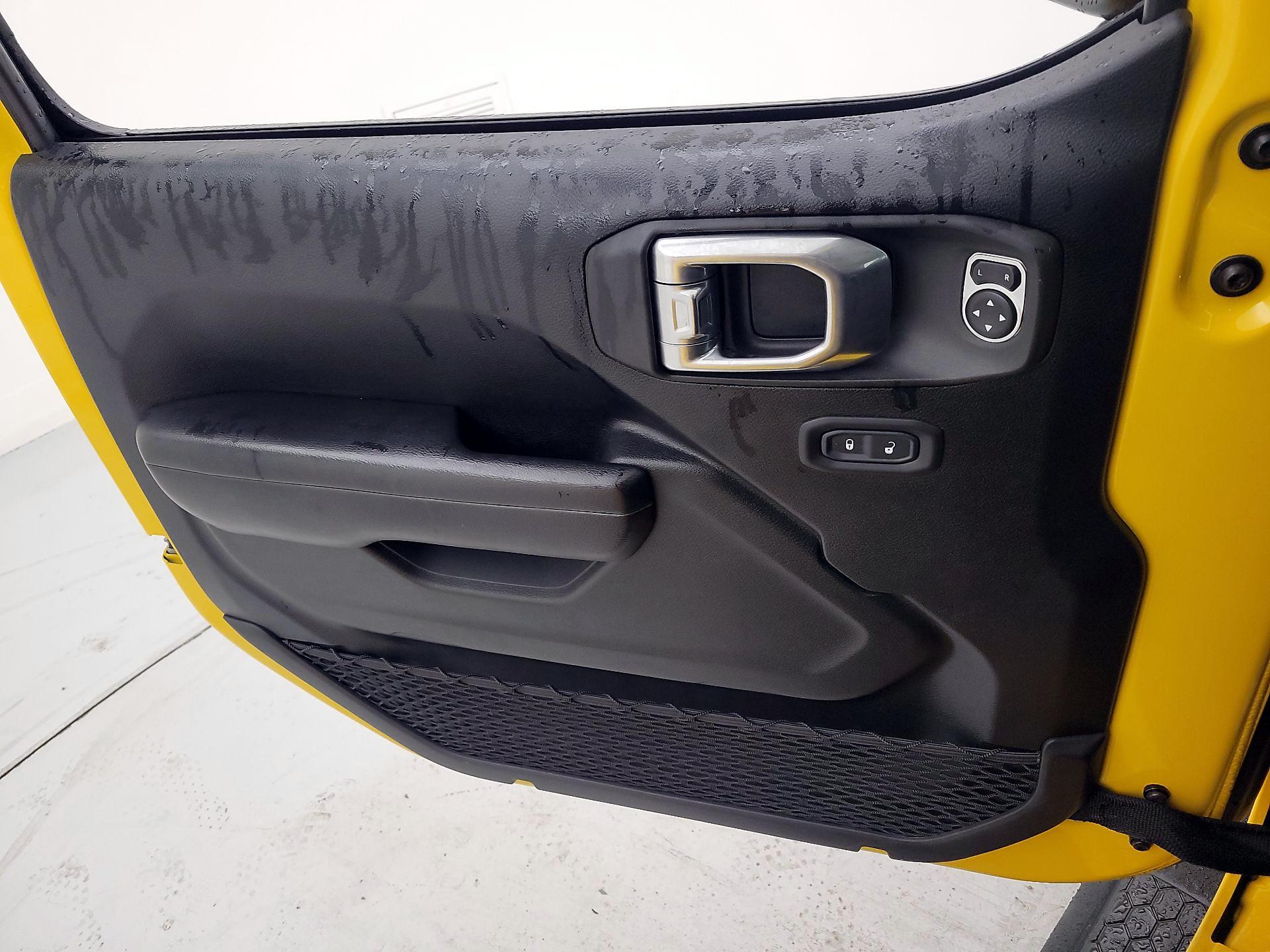 Thumbnail: 2021 Jeep Wrangler - 12
