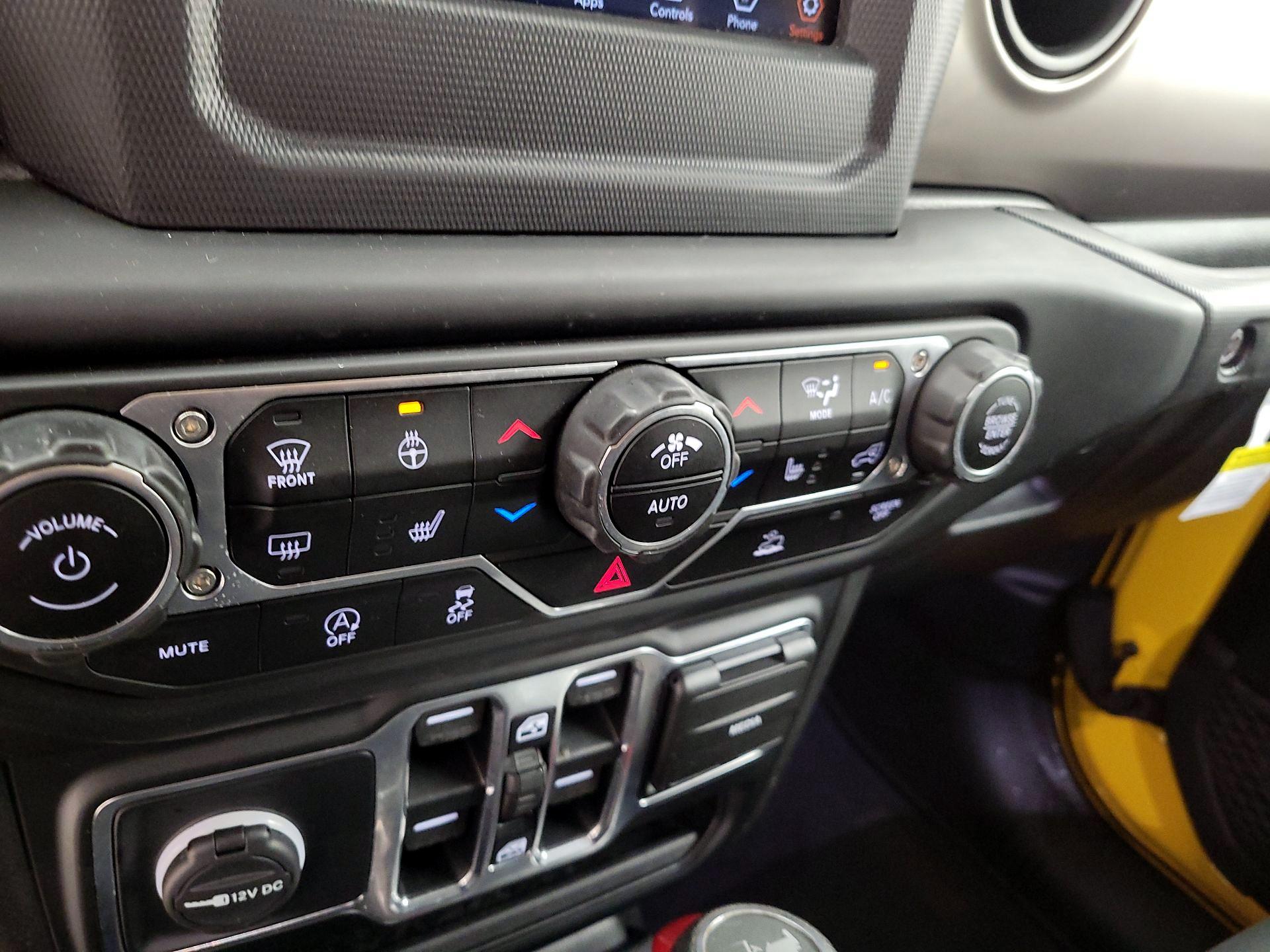 Thumbnail: 2021 Jeep Wrangler - 14