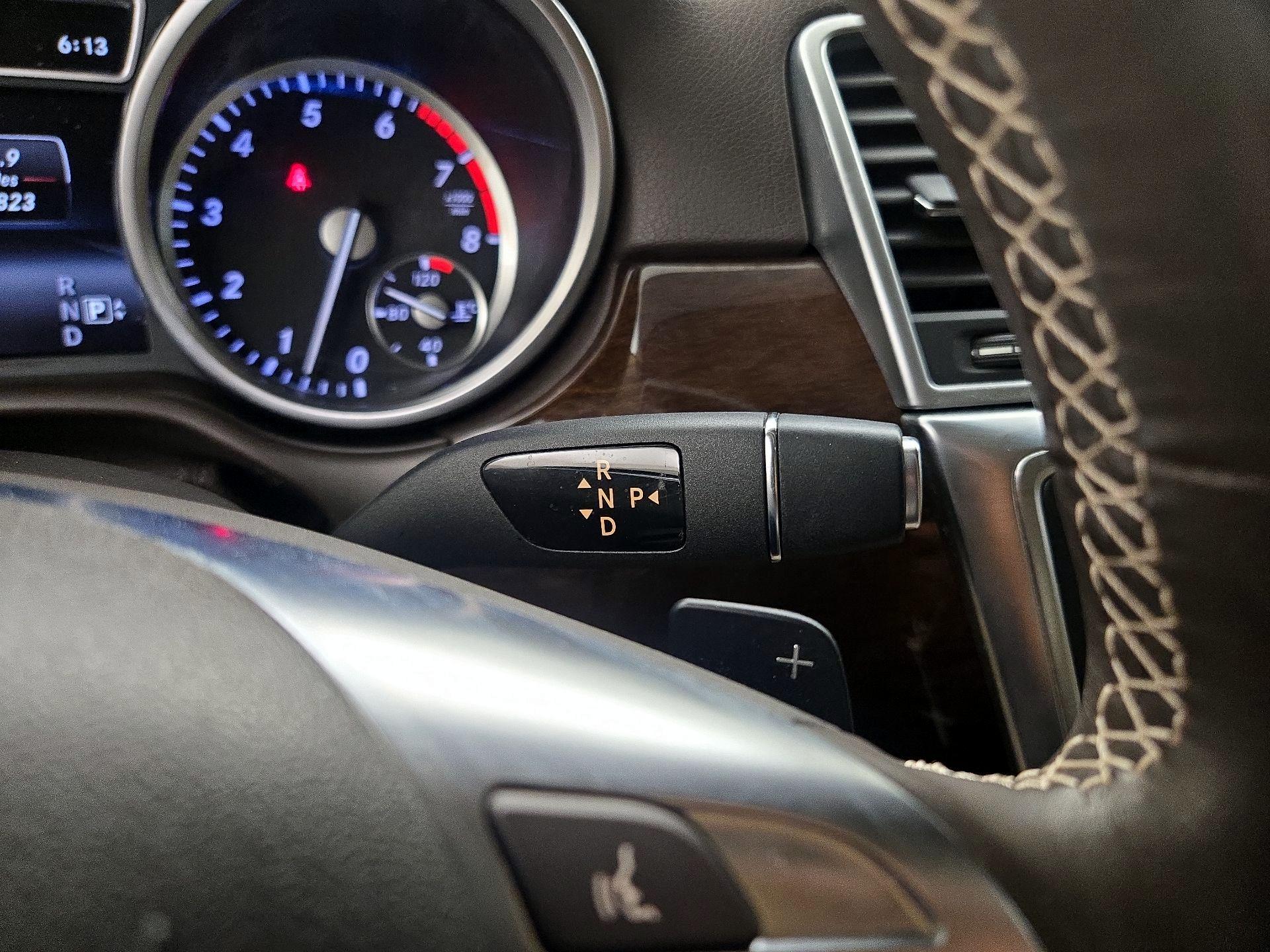 Thumbnail: 2015 Mercedes-Benz M-Class - 16