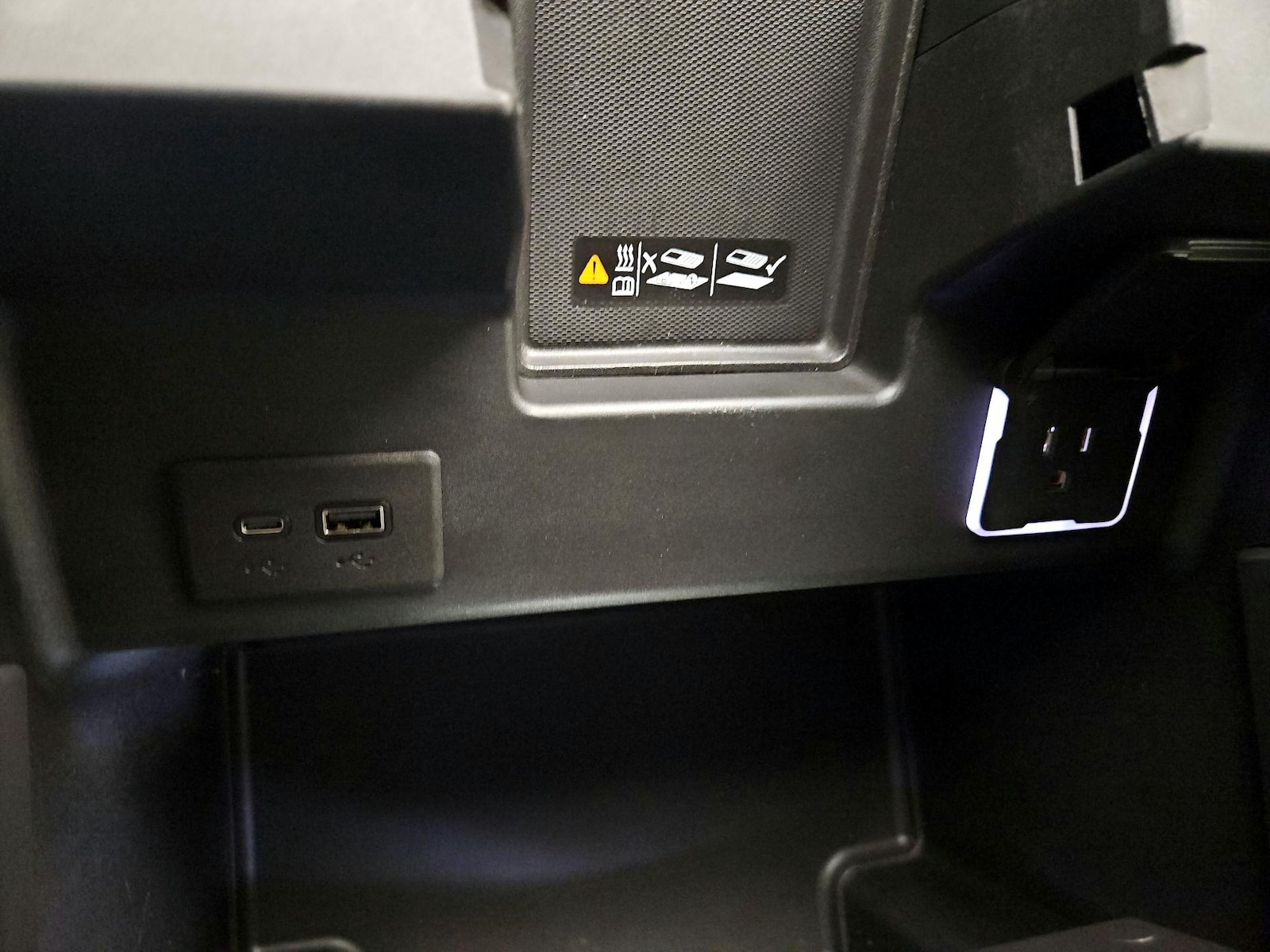 2025 GMC Sierra 1500 SLT - Photo 20