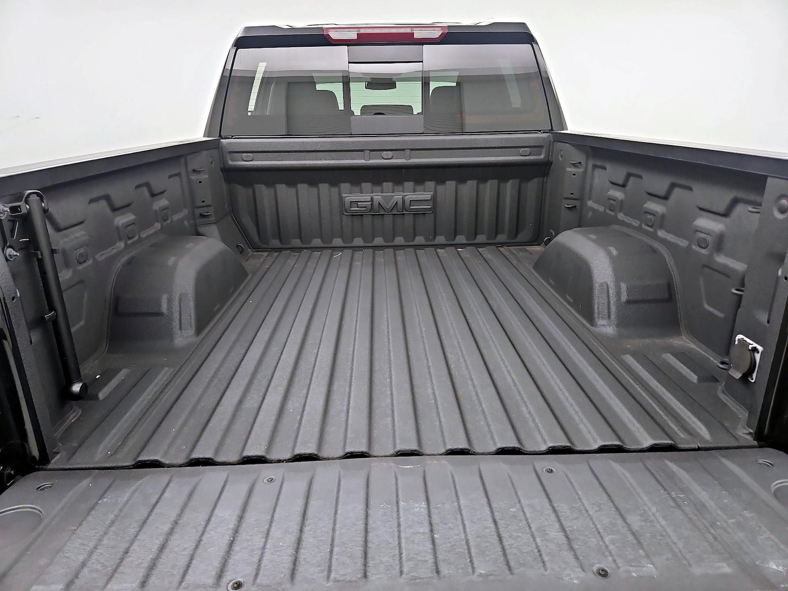 2025 GMC Sierra 1500 SLT - Photo 23