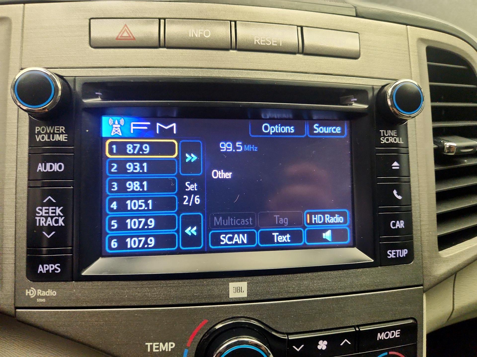 Thumbnail: 2014 Toyota Venza - 15