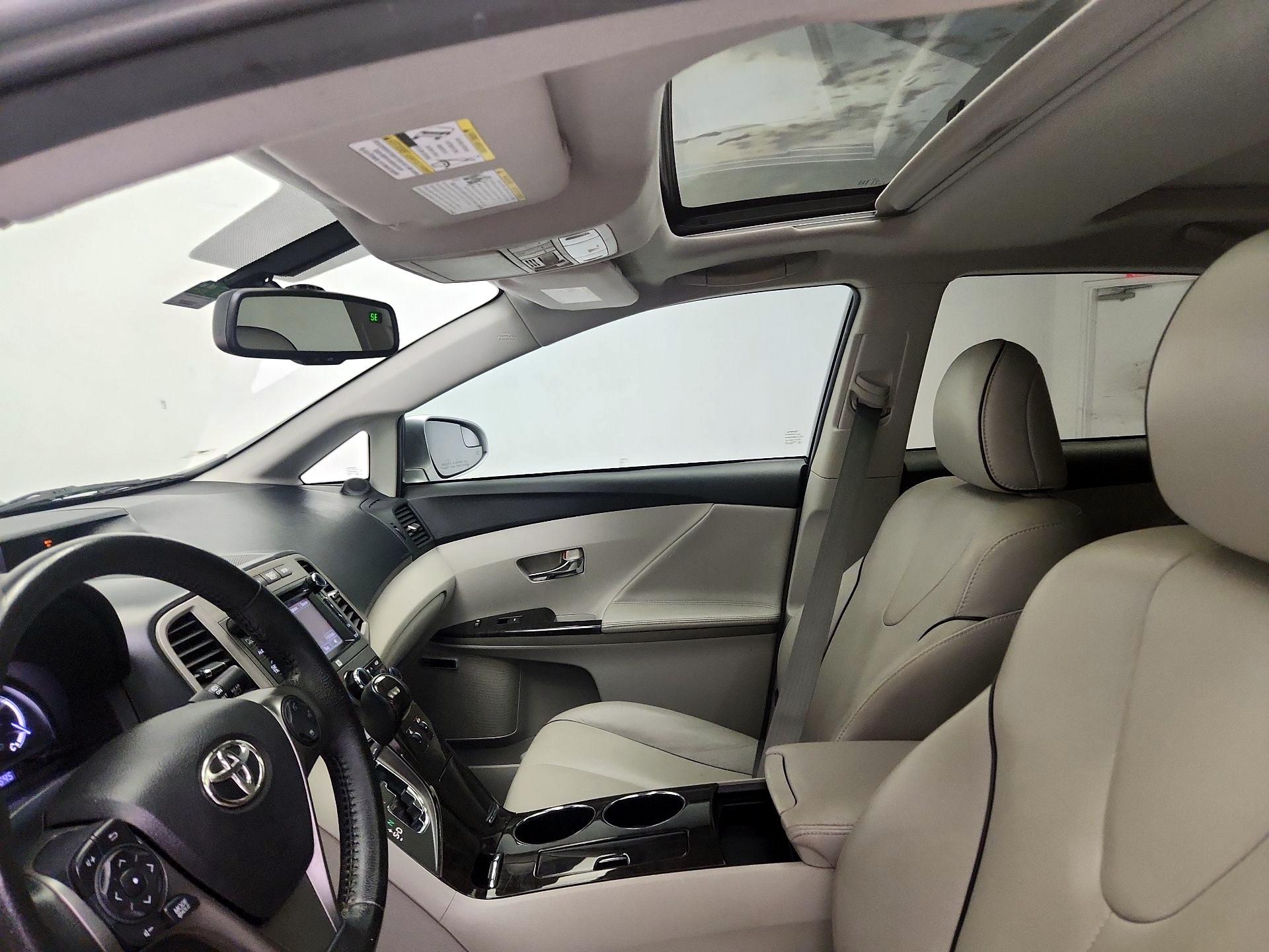 Thumbnail: 2014 Toyota Venza - 18