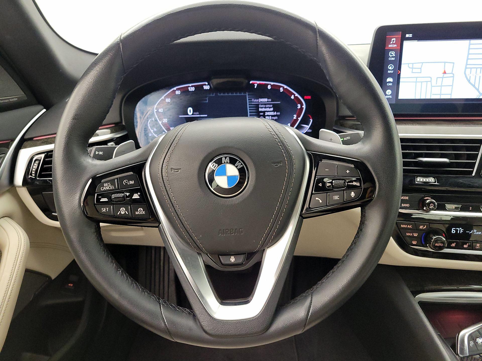 Thumbnail: 2023 BMW 5 Series - 10