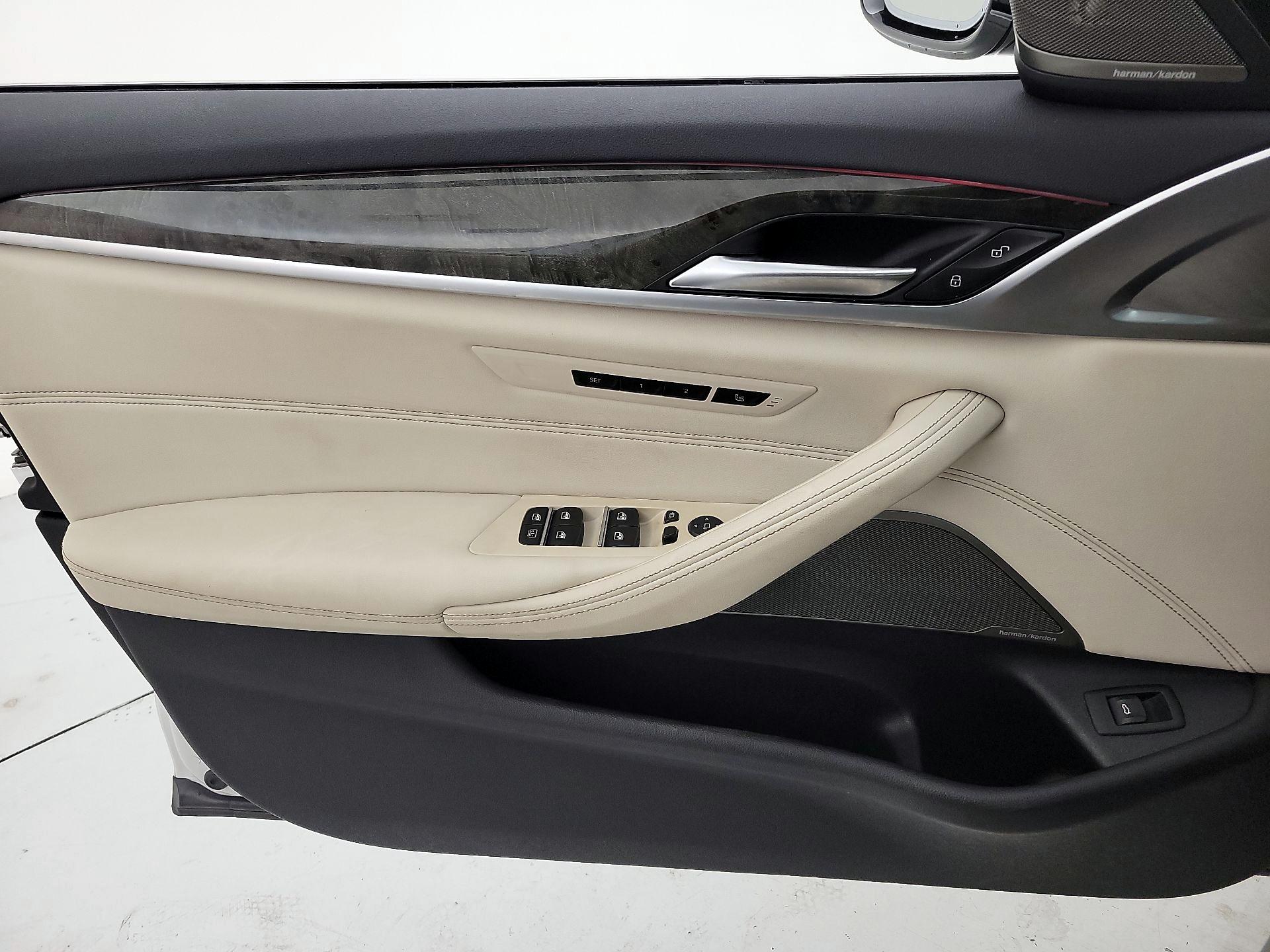 Thumbnail: 2023 BMW 5 Series - 12