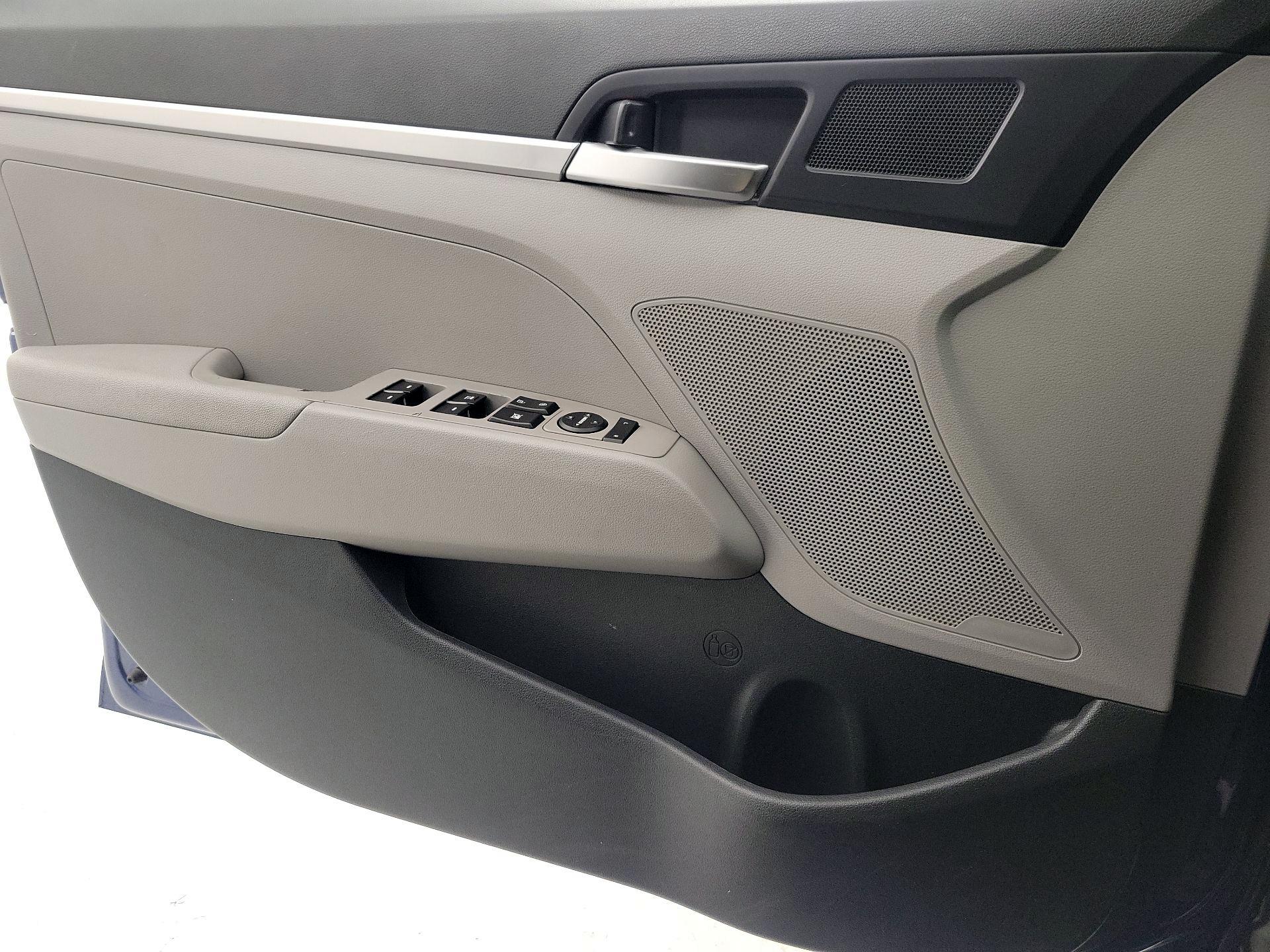 Thumbnail: 2020 Hyundai Elantra - 12