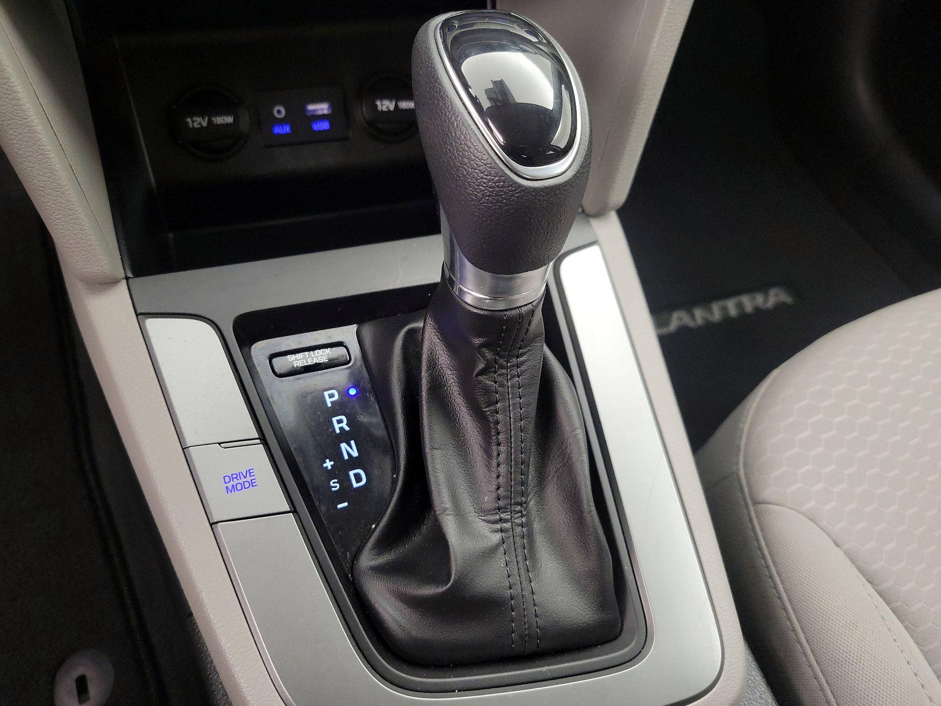 Thumbnail: 2020 Hyundai Elantra - 17