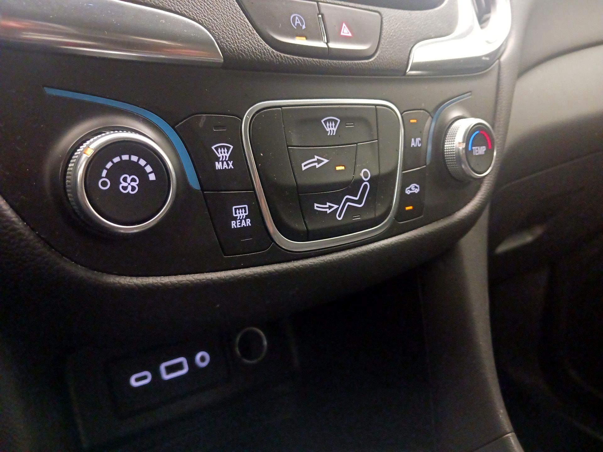 Thumbnail: 2022 Chevrolet Equinox - 16