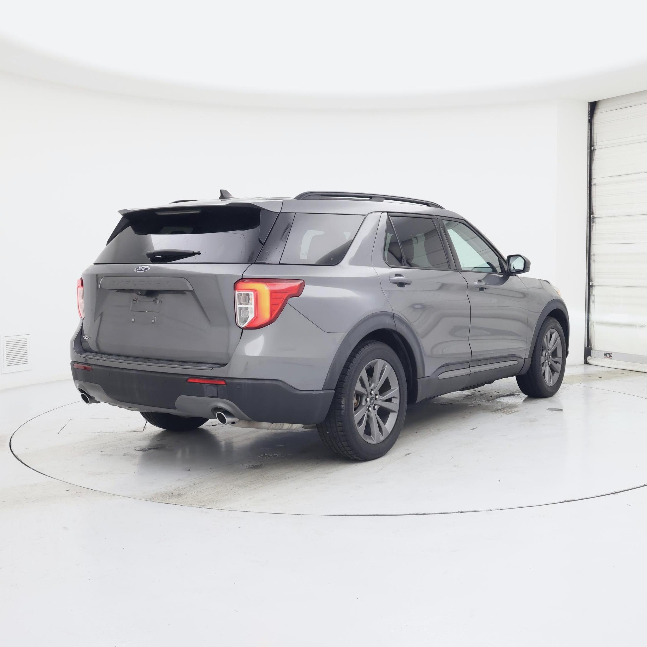 Thumbnail: 2021 Ford Explorer - 8