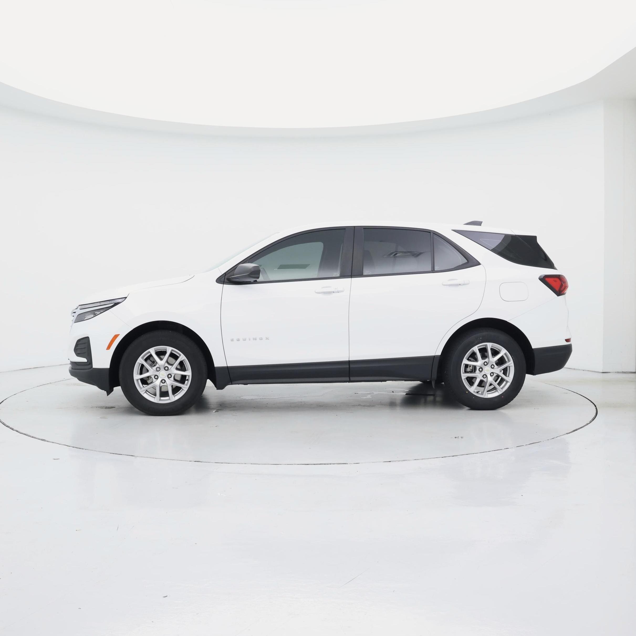 Thumbnail: 2023 Chevrolet Equinox - 3
