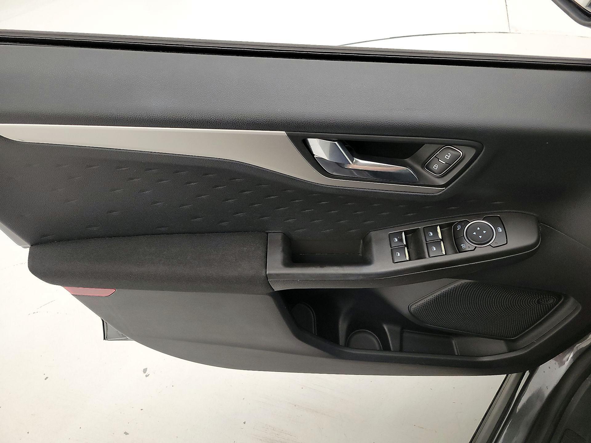 Thumbnail: 2020 Ford Escape - 12