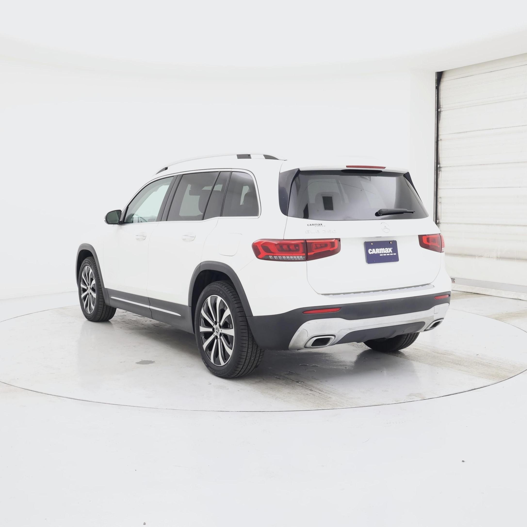 Thumbnail: 2021 Mercedes-Benz GLB - 2
