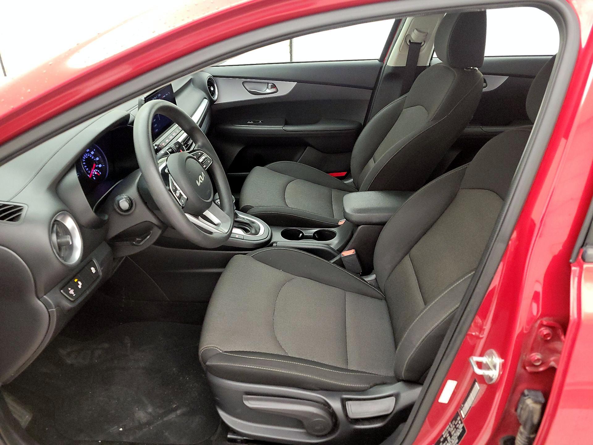 Thumbnail: 2022 Kia Forte - 11