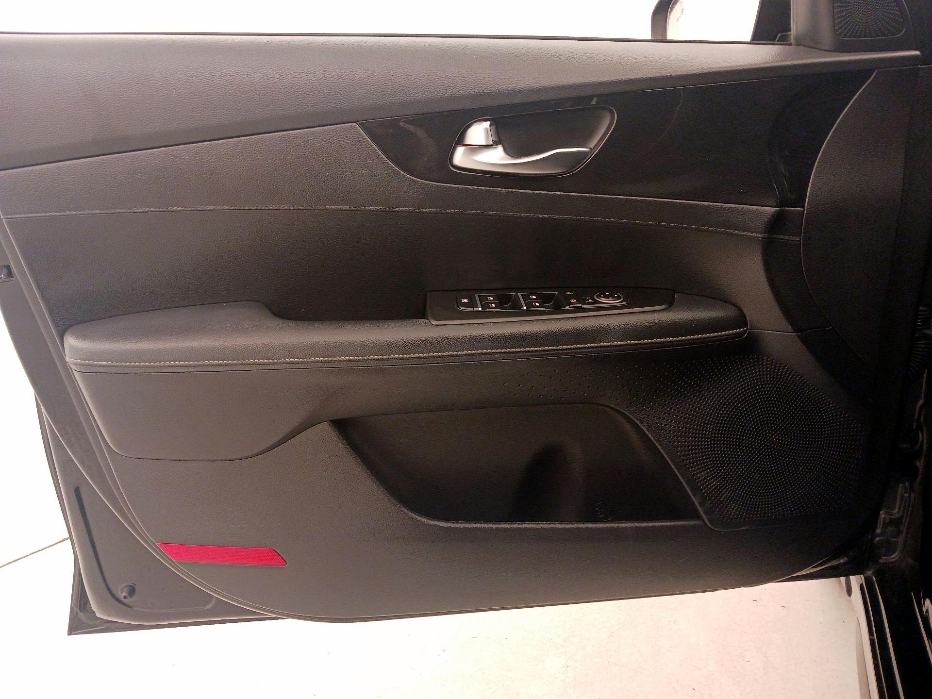 Thumbnail: 2023 Kia Forte - 12