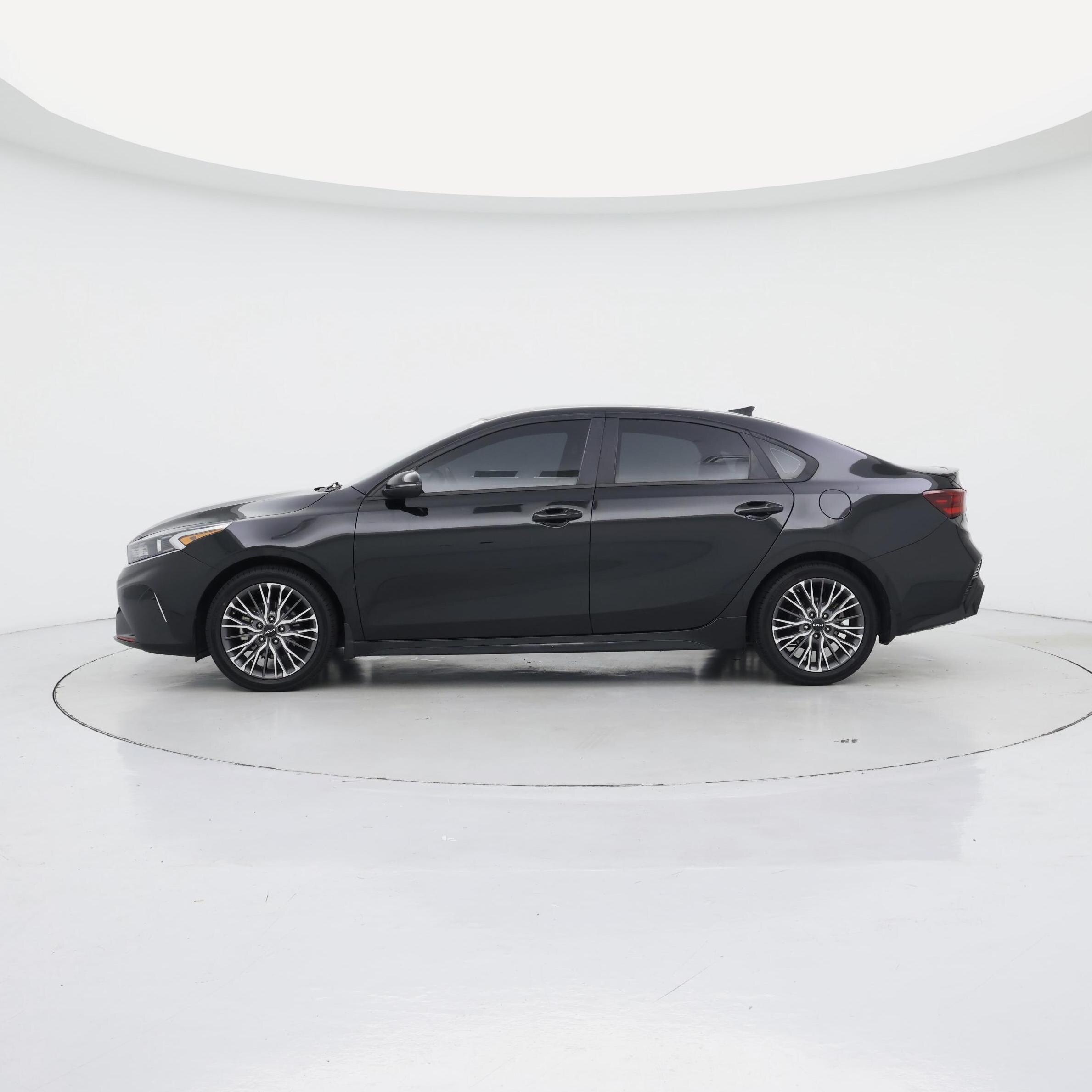 Thumbnail: 2023 Kia Forte - 3