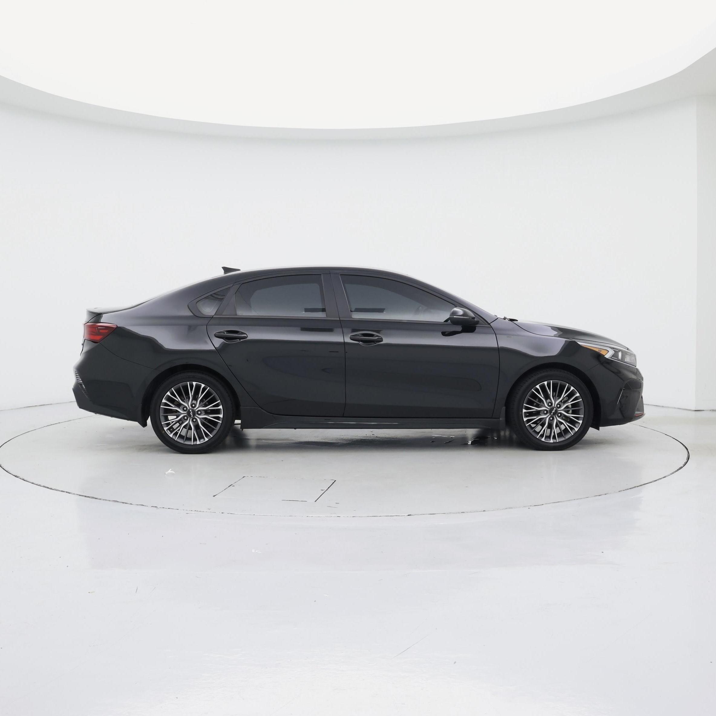 Thumbnail: 2023 Kia Forte - 7