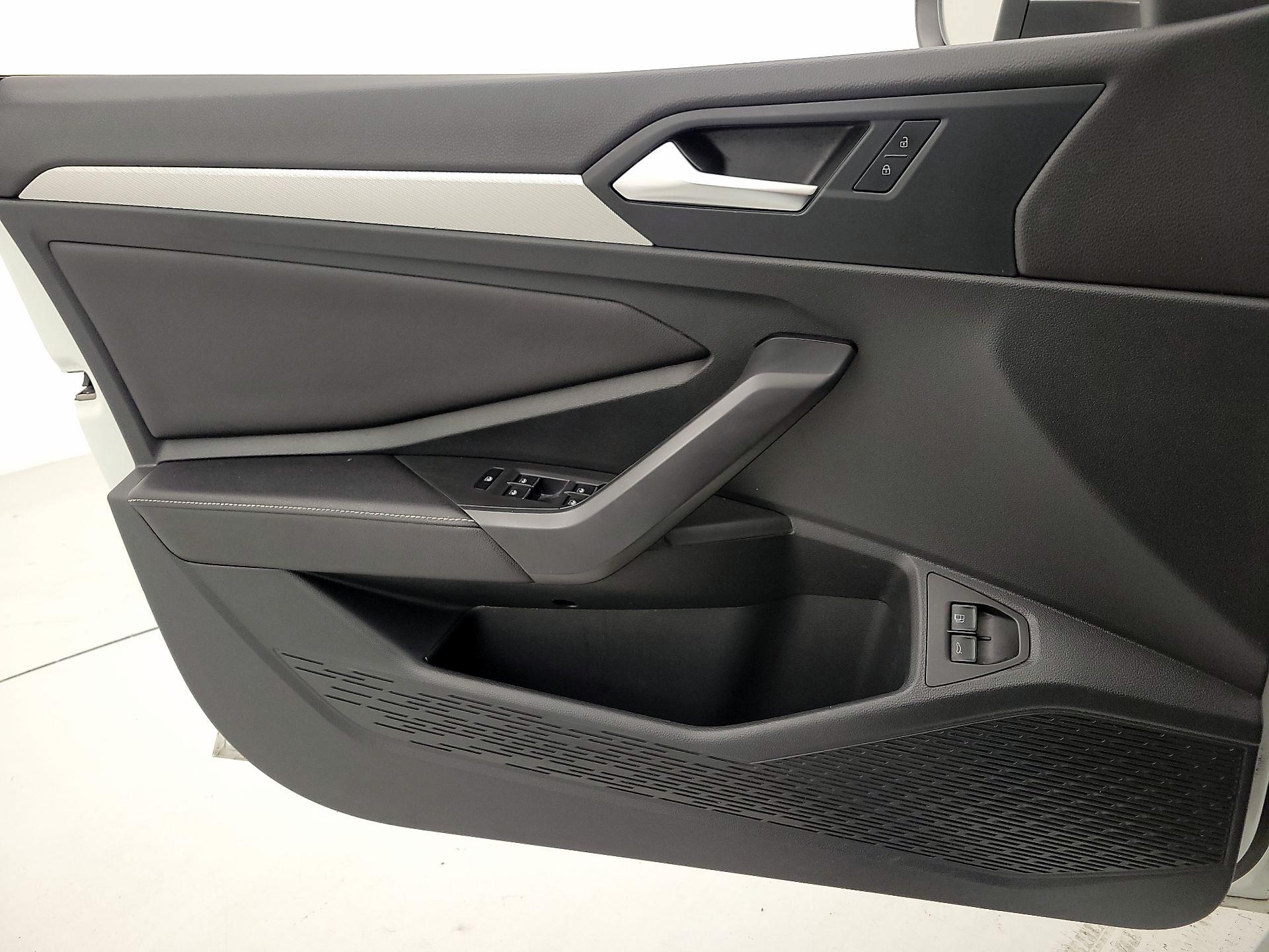 Thumbnail: 2023 Volkswagen Jetta - 12