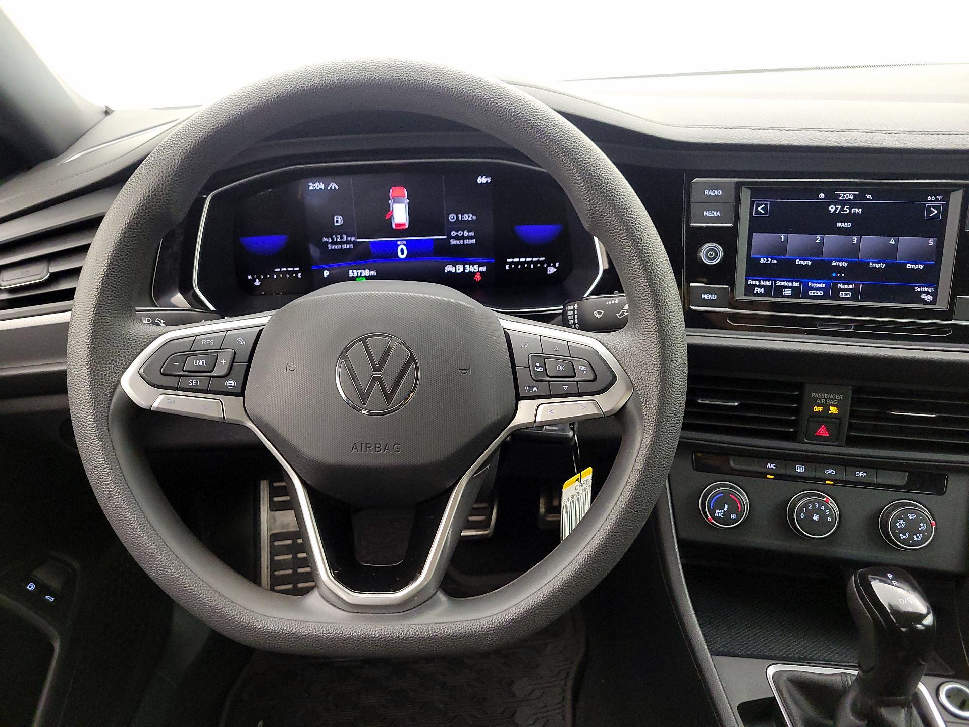 Thumbnail: 2023 Volkswagen Jetta - 10