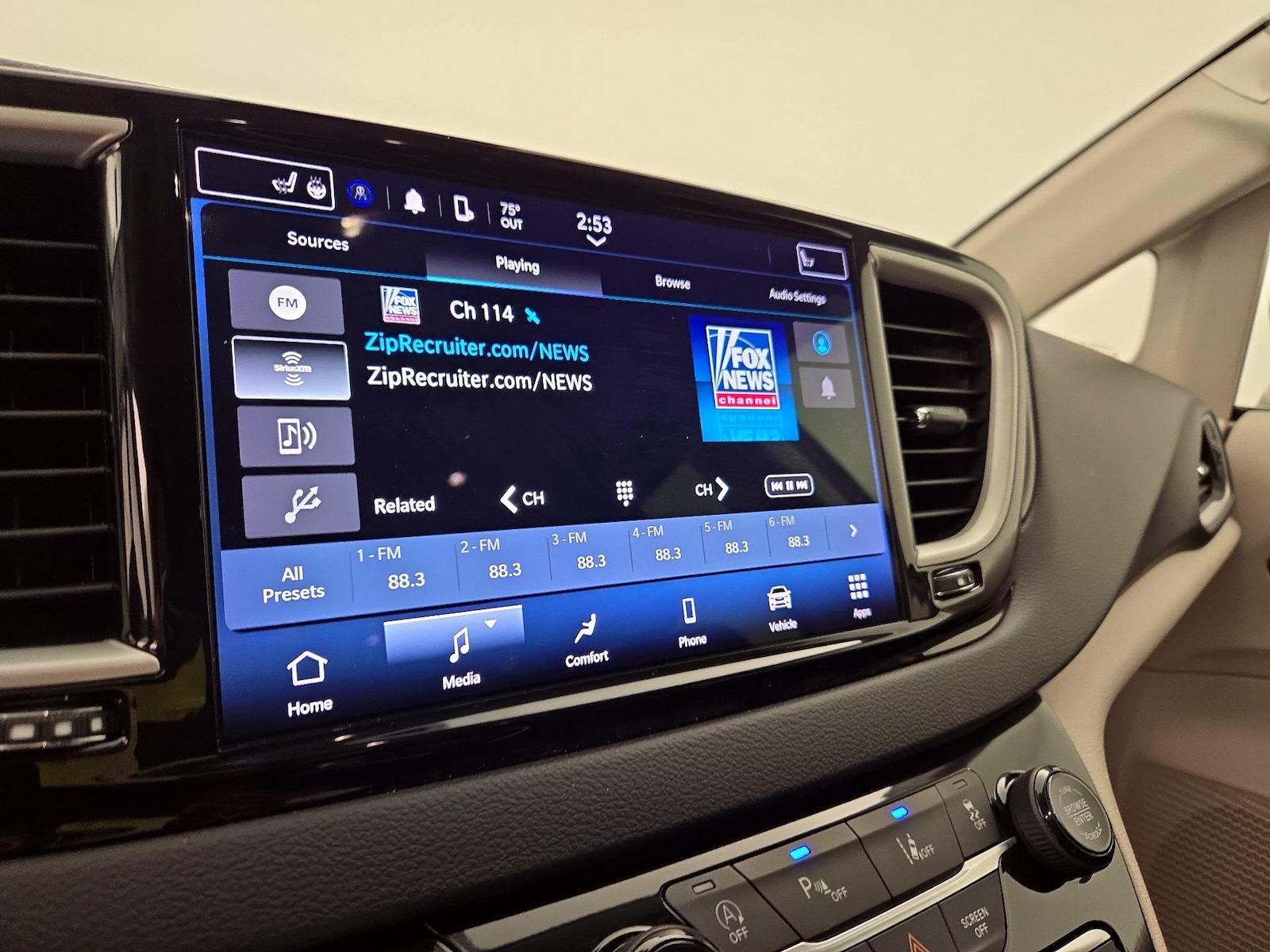 2023 Chrysler Pacifica Touring L - Photo 16