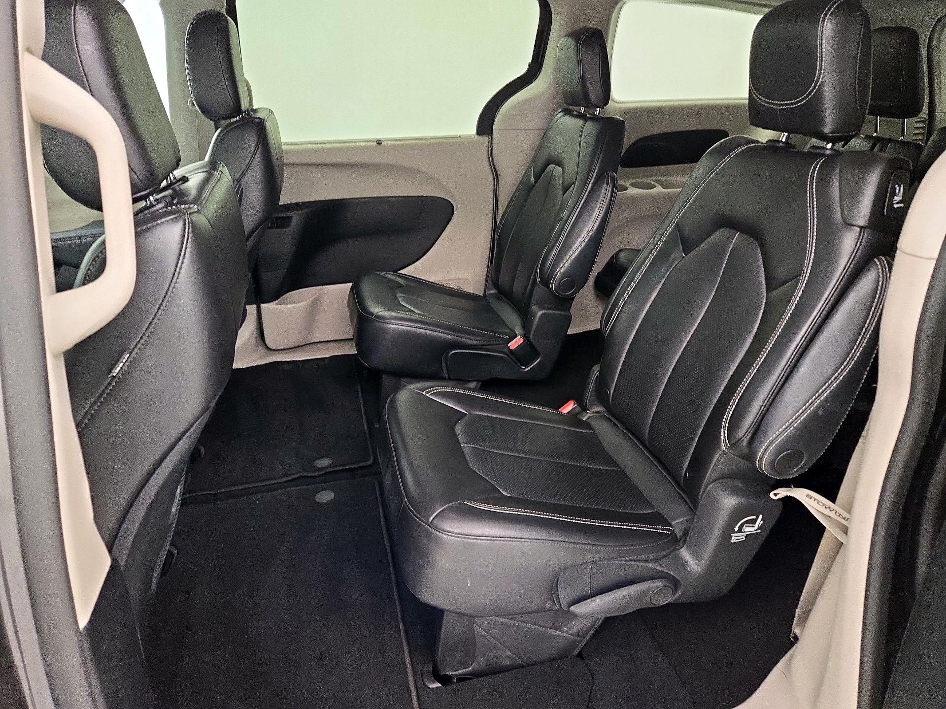 Thumbnail: 2023 Chrysler Pacifica - 19
