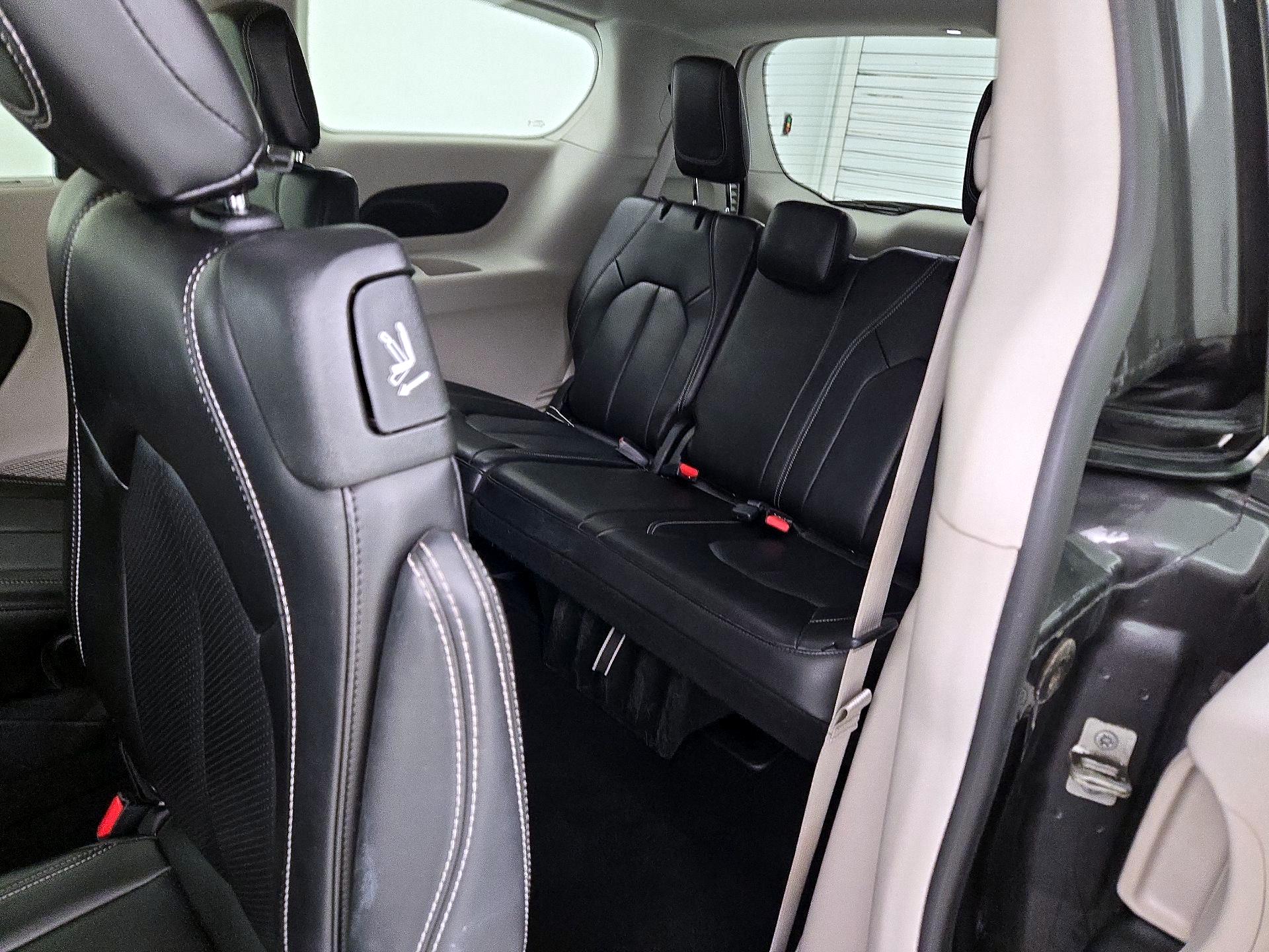 Thumbnail: 2023 Chrysler Pacifica - 20