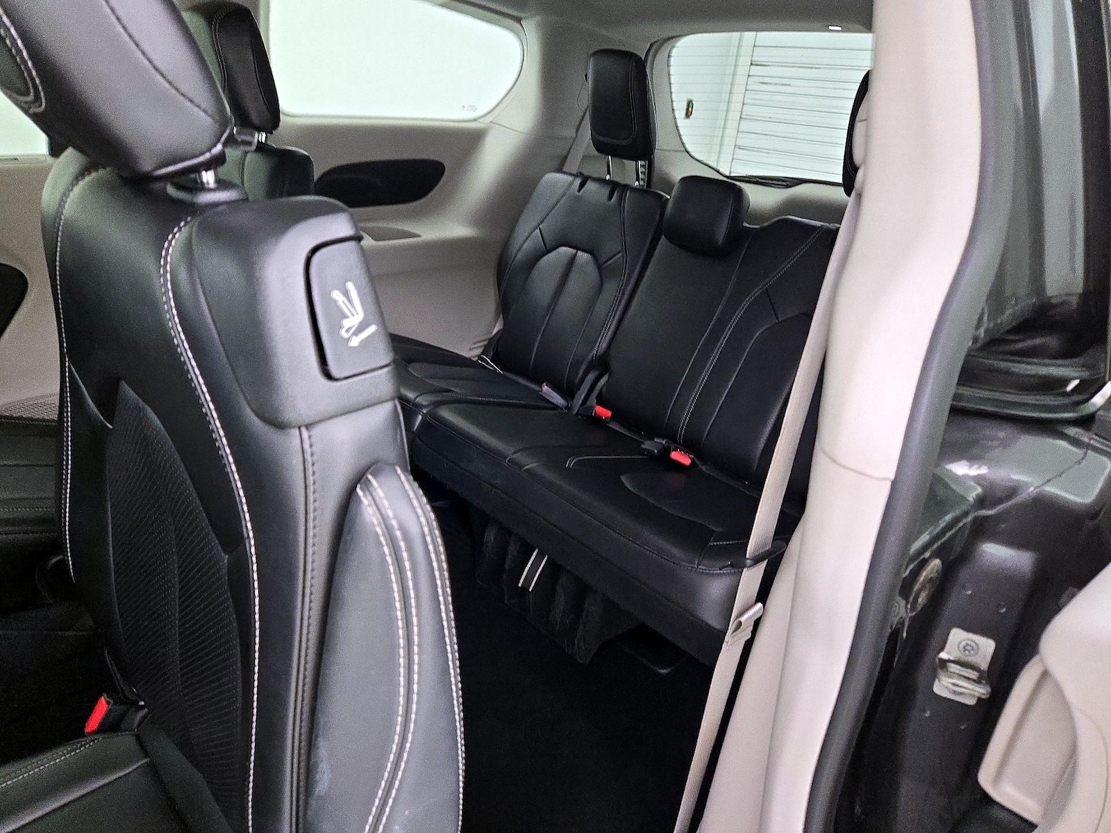 2023 Chrysler Pacifica Touring L - Photo 21