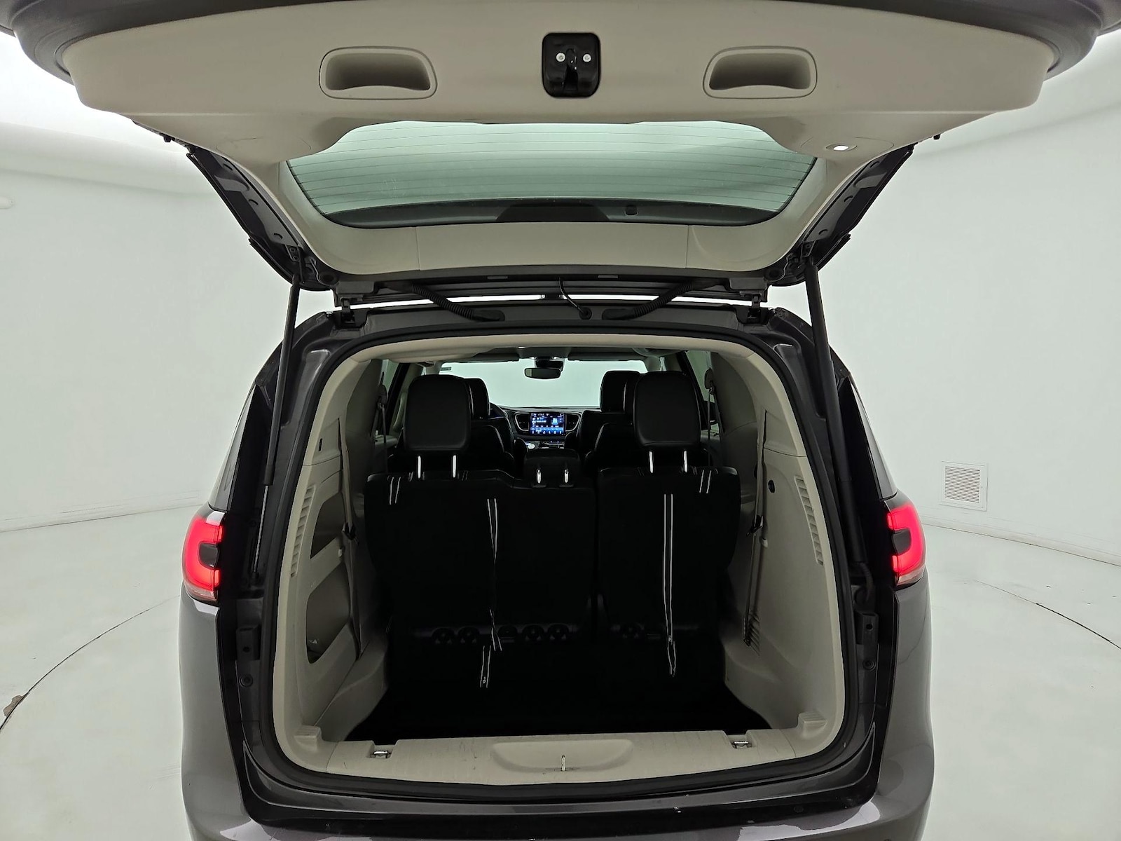 2023 Chrysler Pacifica Touring L - Photo 22