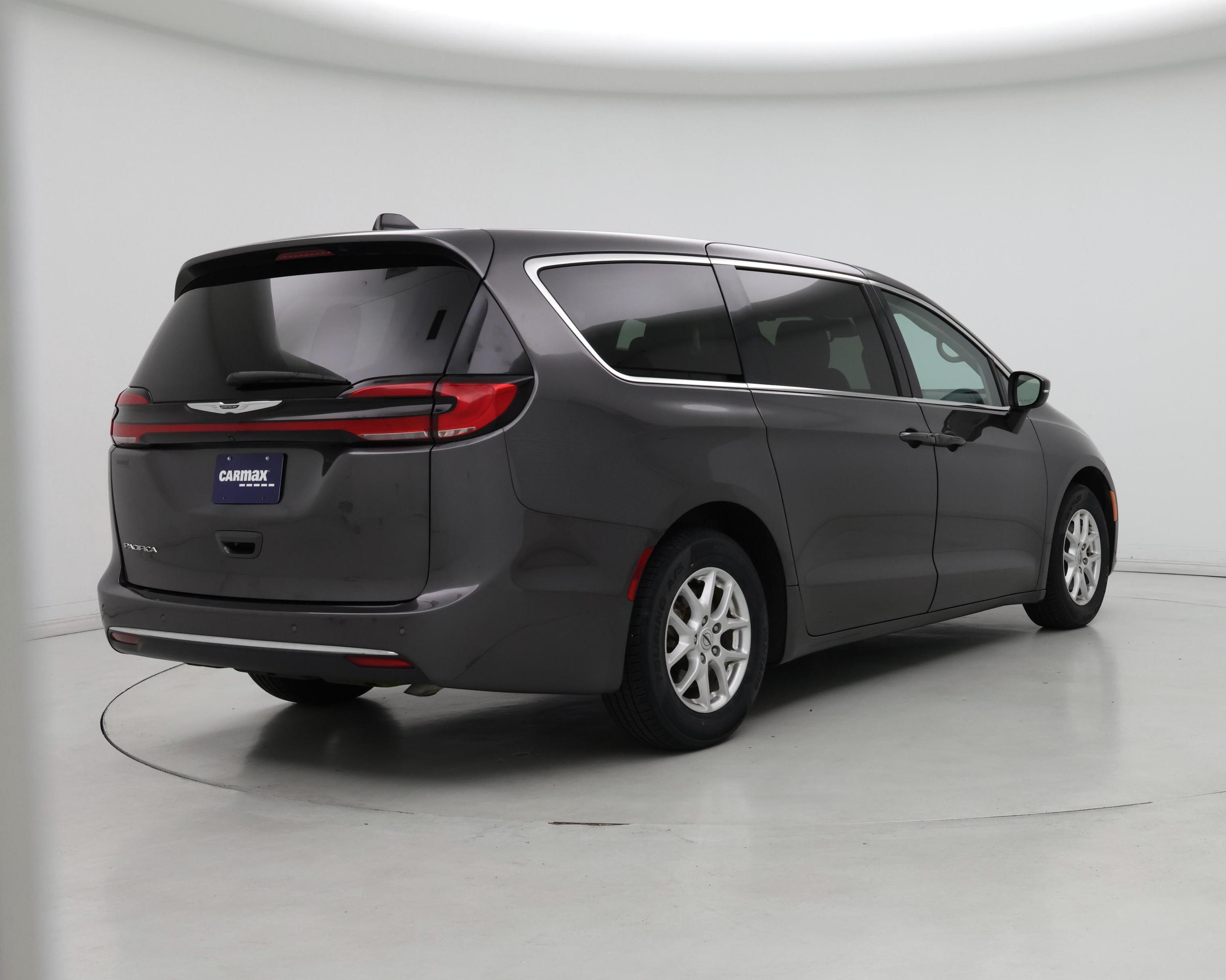 Thumbnail: 2023 Chrysler Pacifica - 8