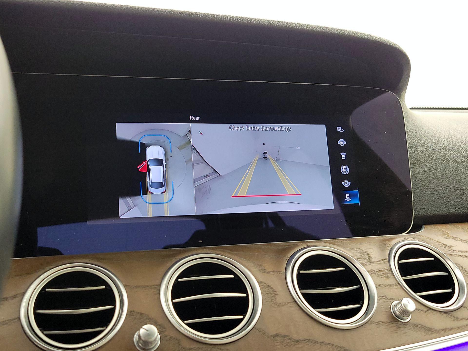 Thumbnail: 2022 Mercedes-Benz E-Class - 14