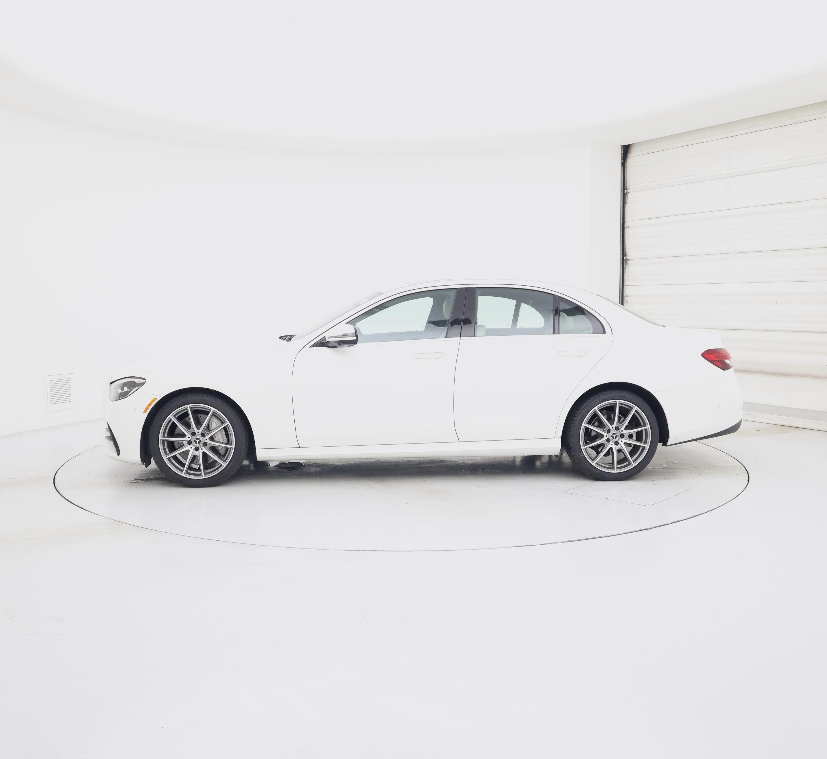 Thumbnail: 2022 Mercedes-Benz E-Class - 3