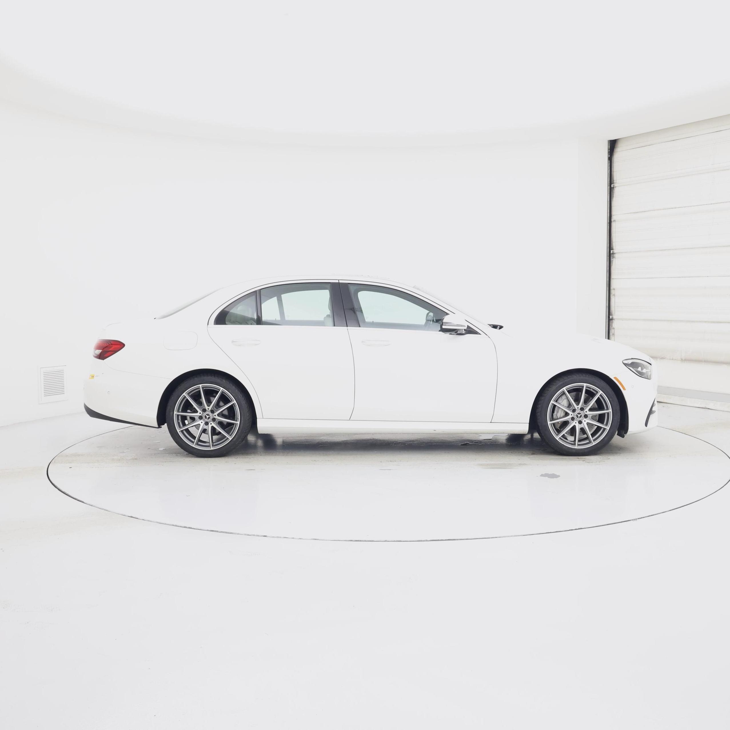 Thumbnail: 2022 Mercedes-Benz E-Class - 7