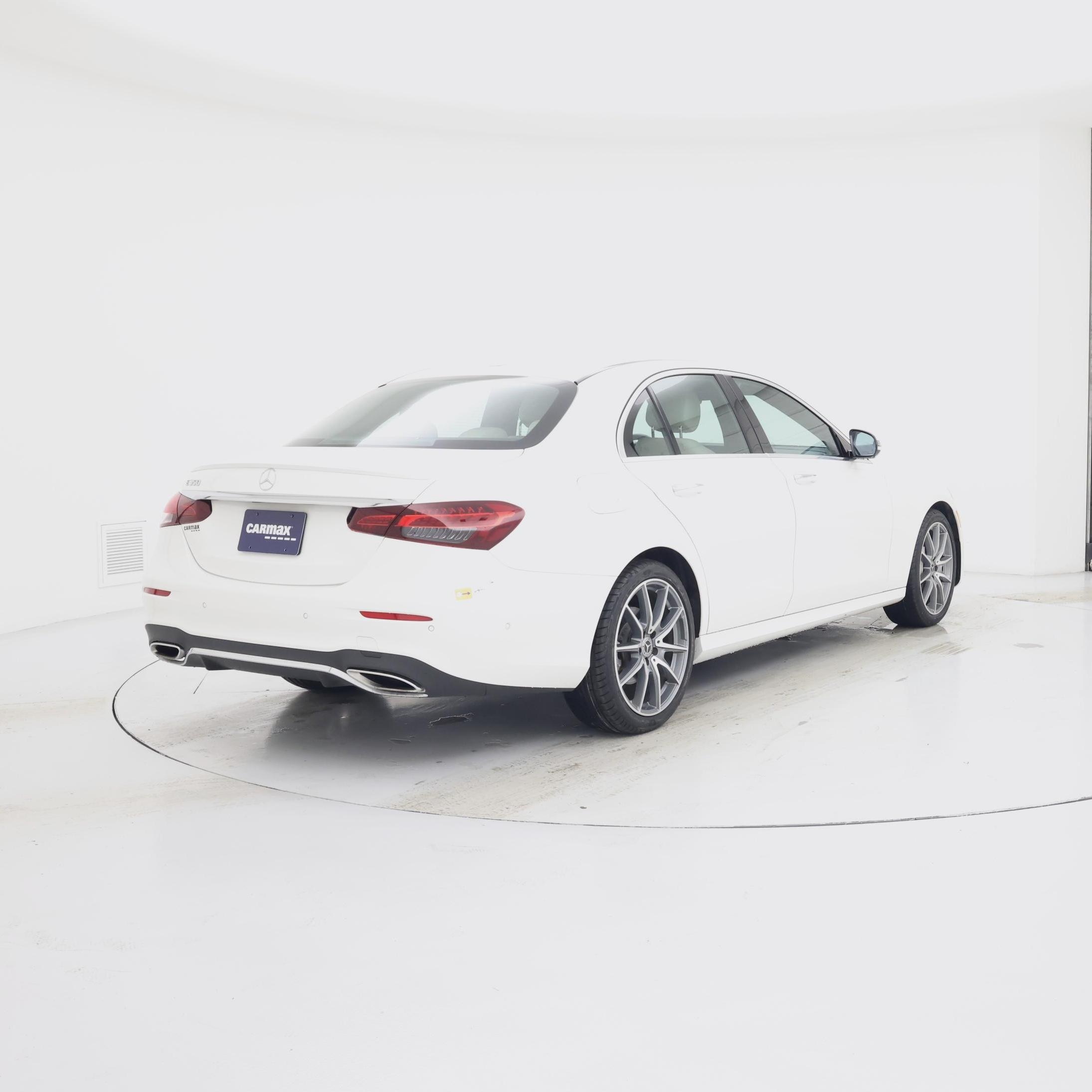 Thumbnail: 2022 Mercedes-Benz E-Class - 8