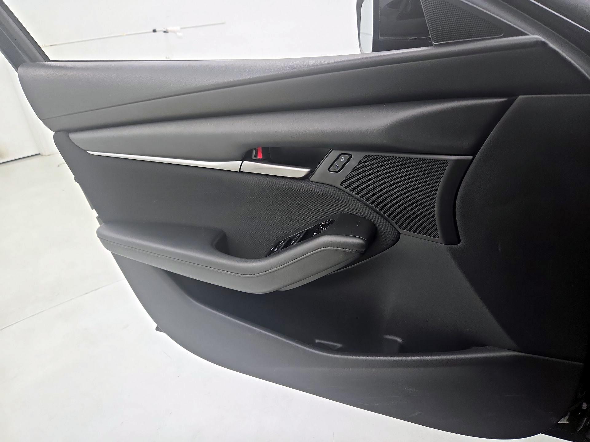 Thumbnail: 2021 Mazda Mazda3 - 12