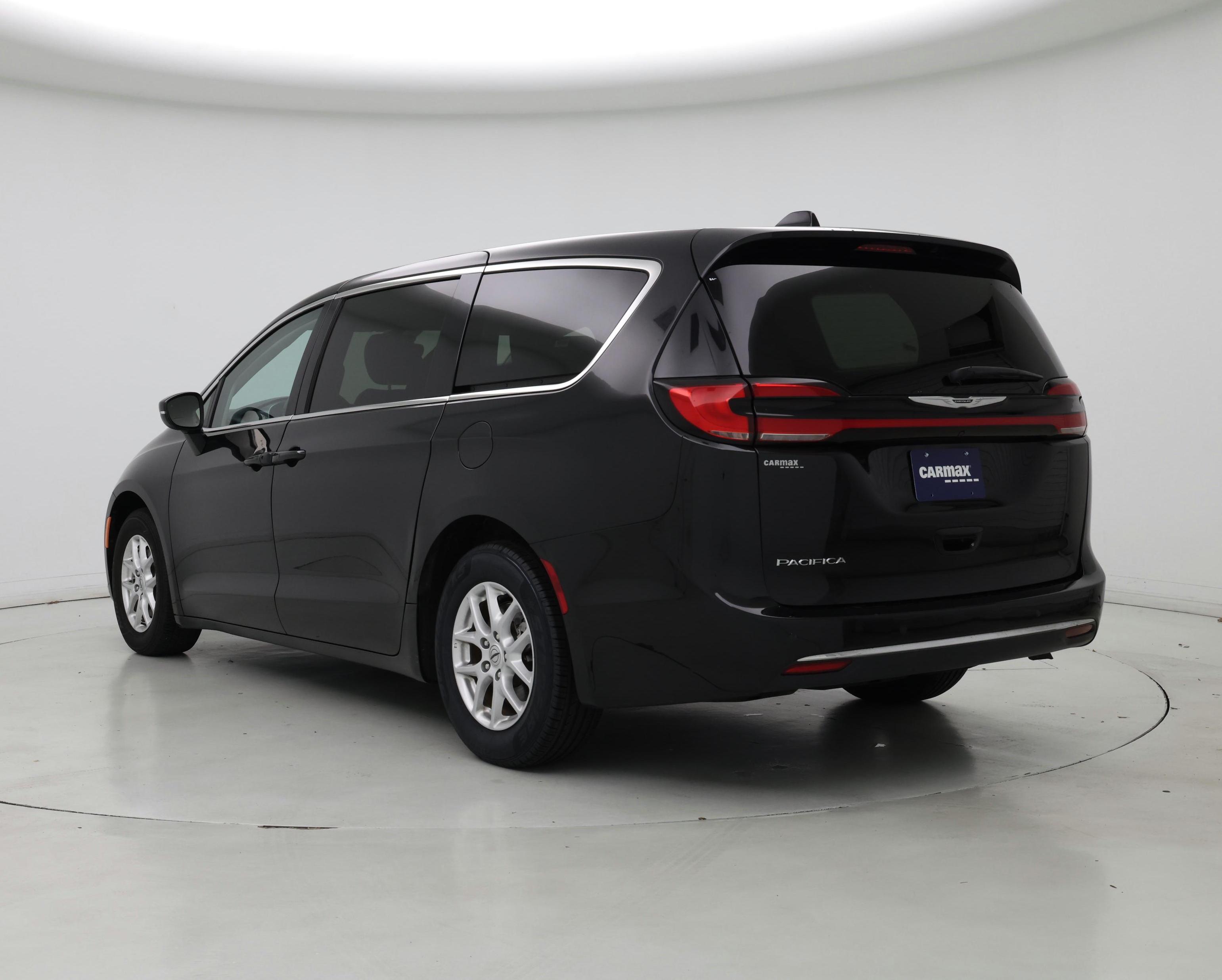 Thumbnail: 2023 Chrysler Pacifica - 2