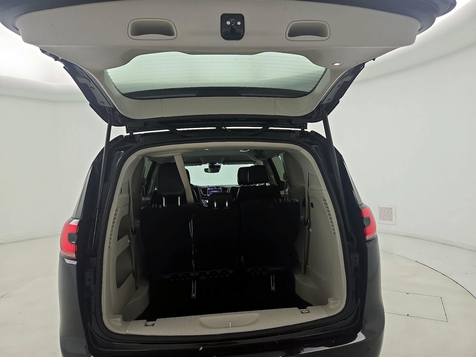 2023 Chrysler Pacifica Touring L - Photo 22