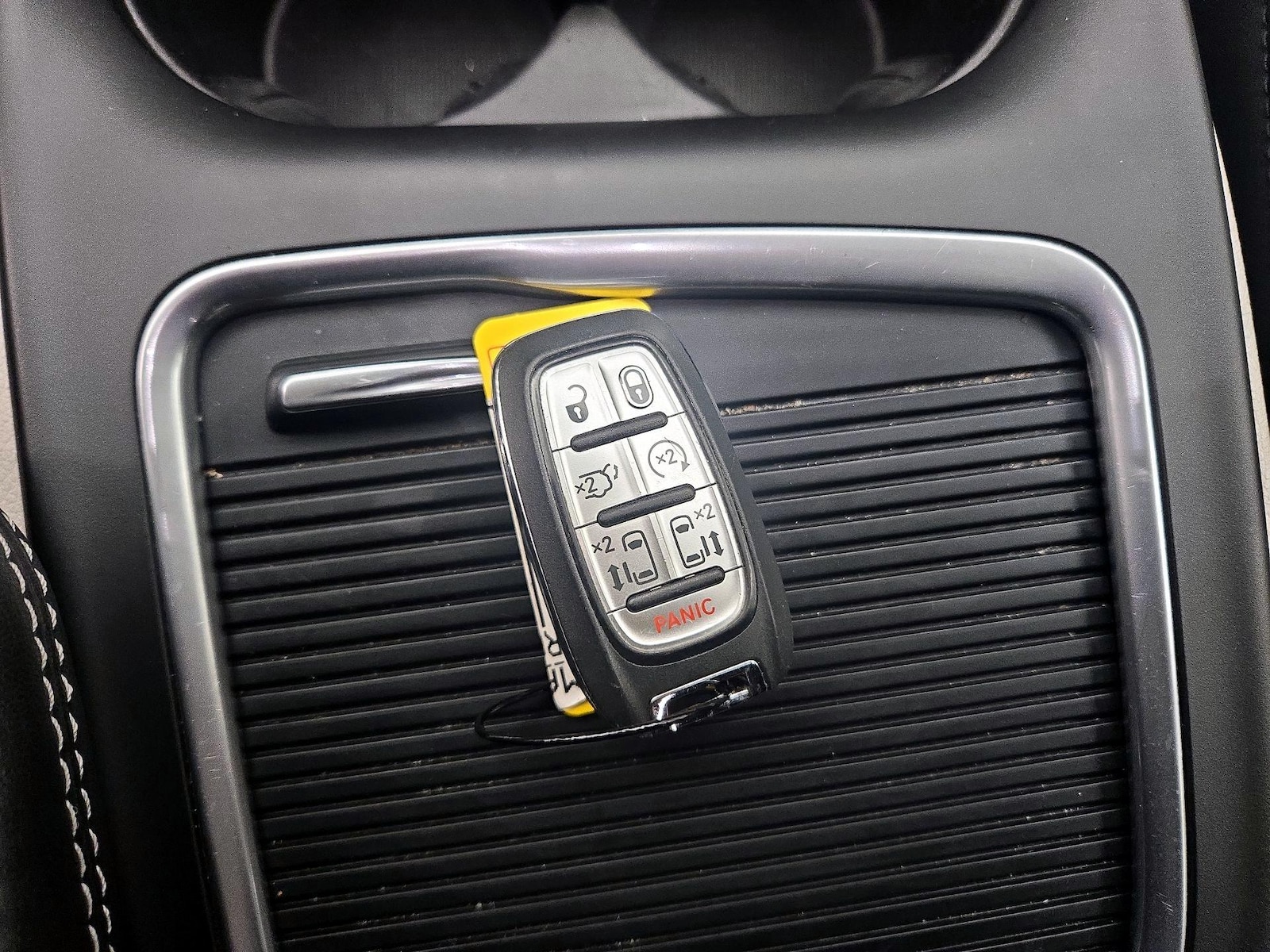 2023 Chrysler Pacifica Touring L - Photo 24