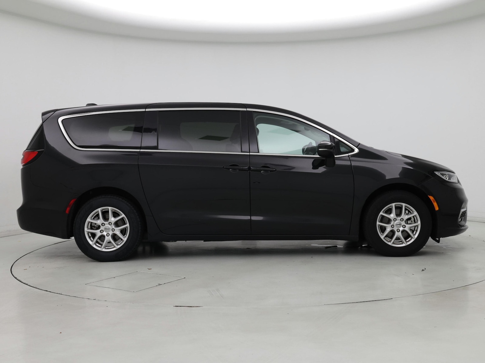 2023 Chrysler Pacifica Touring L - Photo 8