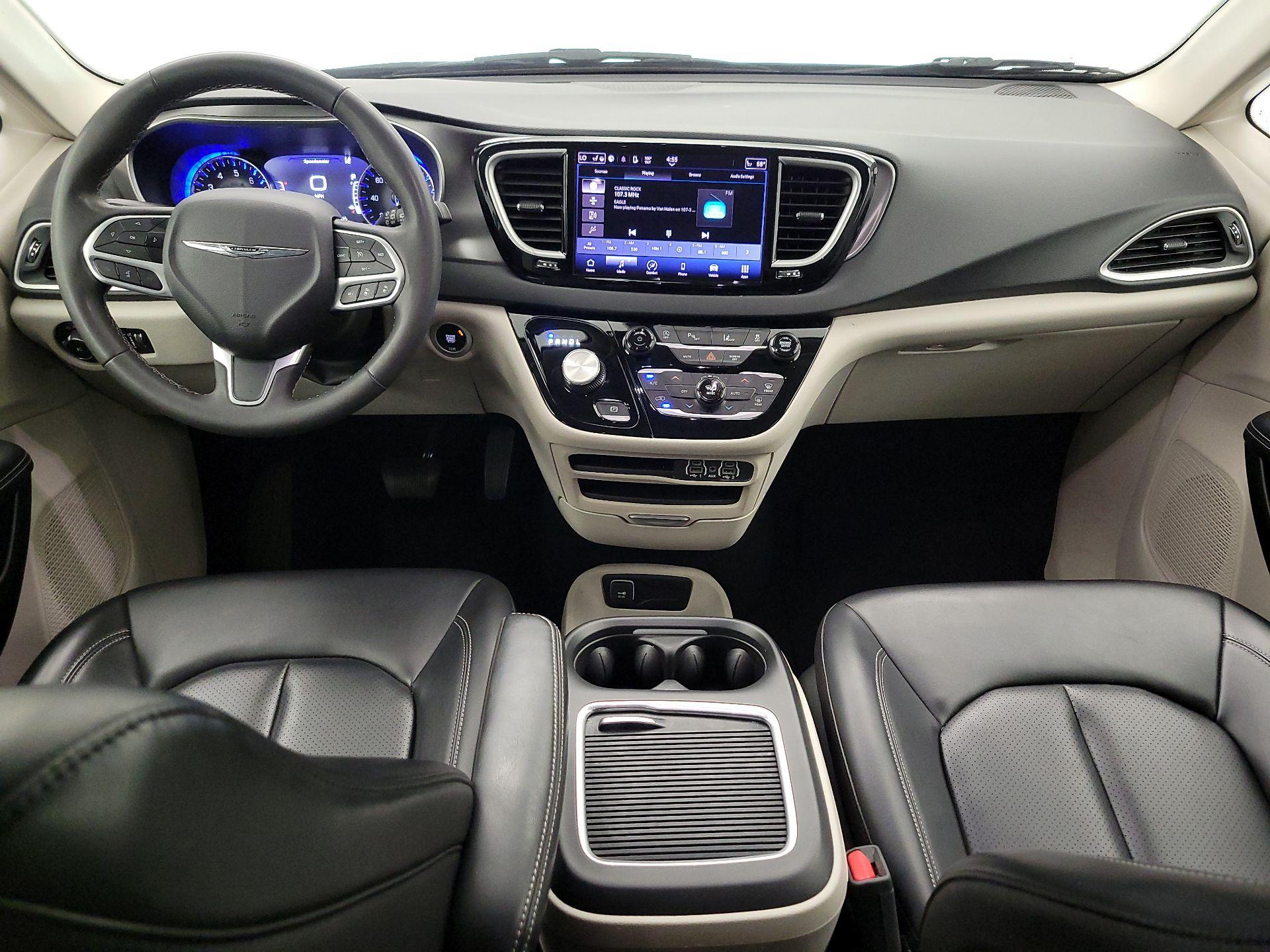 Thumbnail: 2023 Chrysler Pacifica - 9