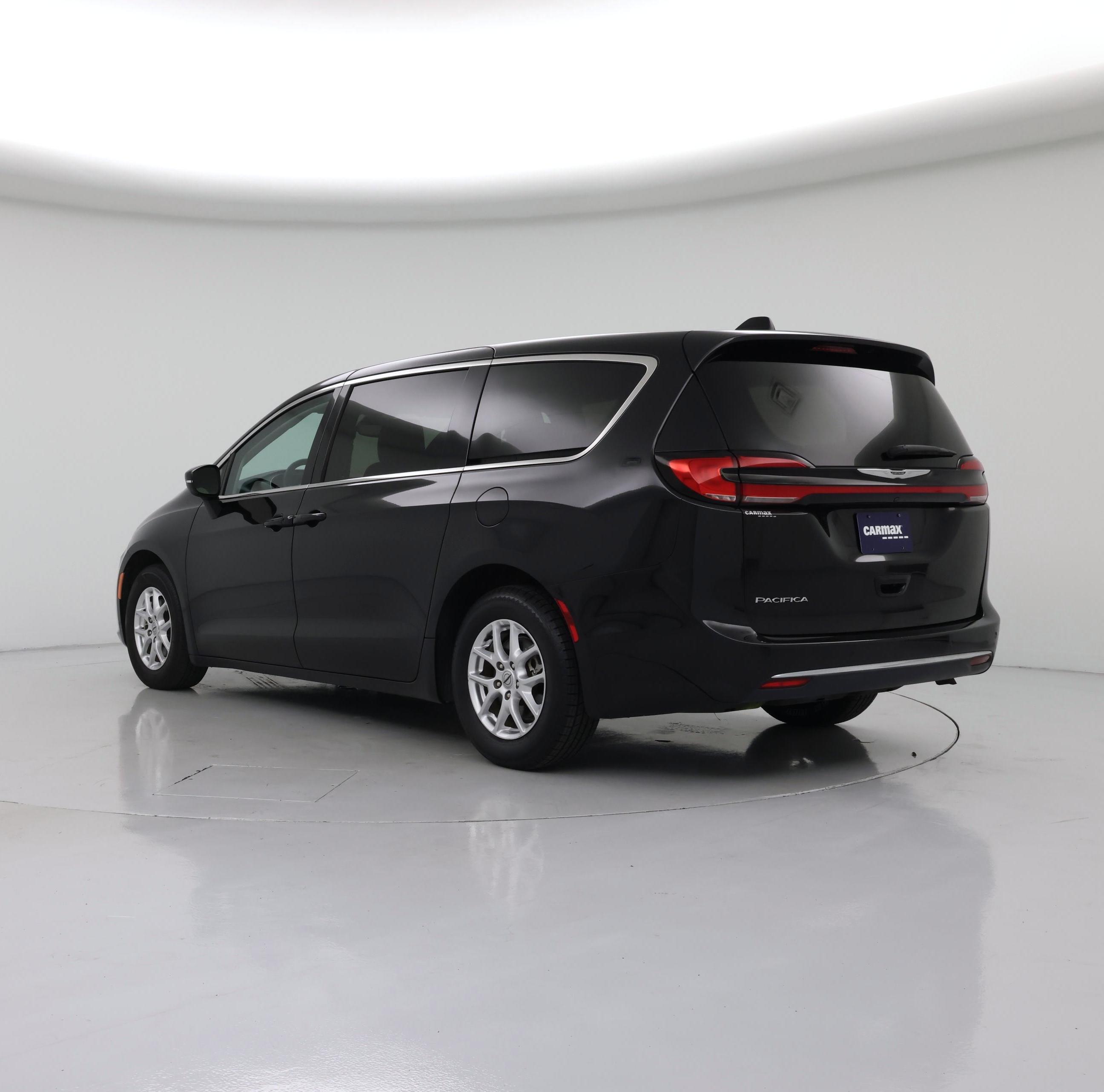 Thumbnail: 2023 Chrysler Pacifica - 2