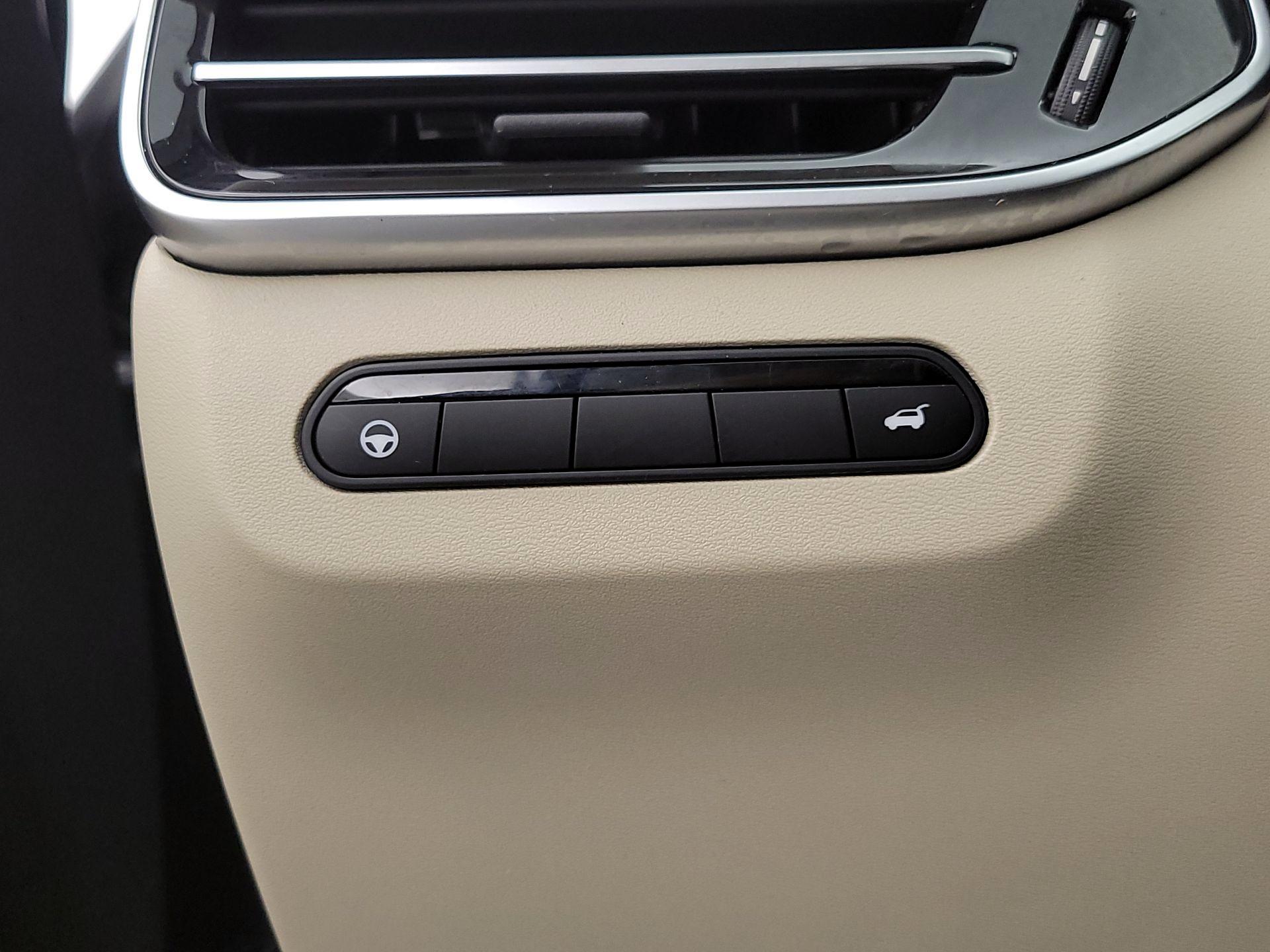 Thumbnail: 2023 INFINITI QX60 - 13