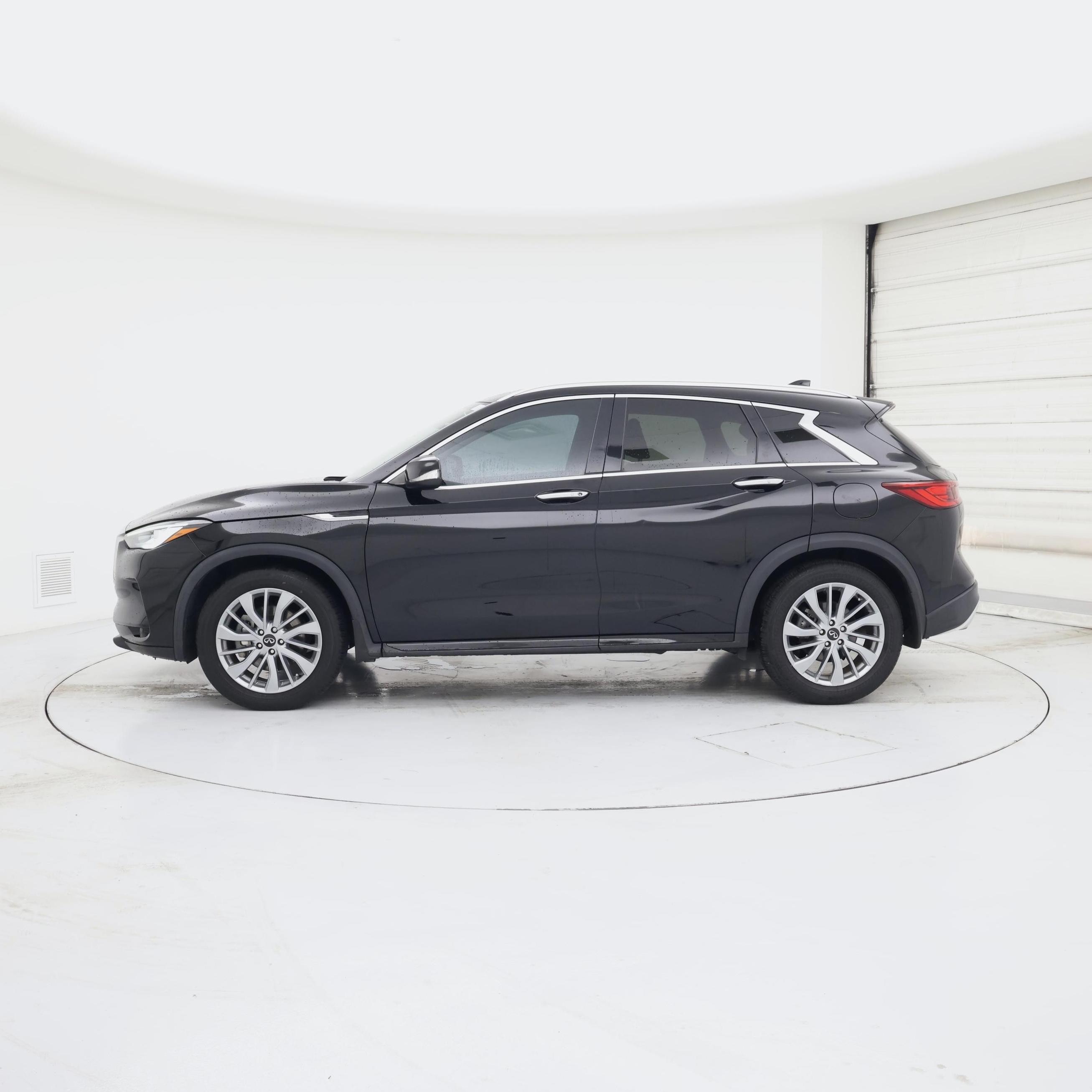 Thumbnail: 2023 INFINITI QX50 - 3