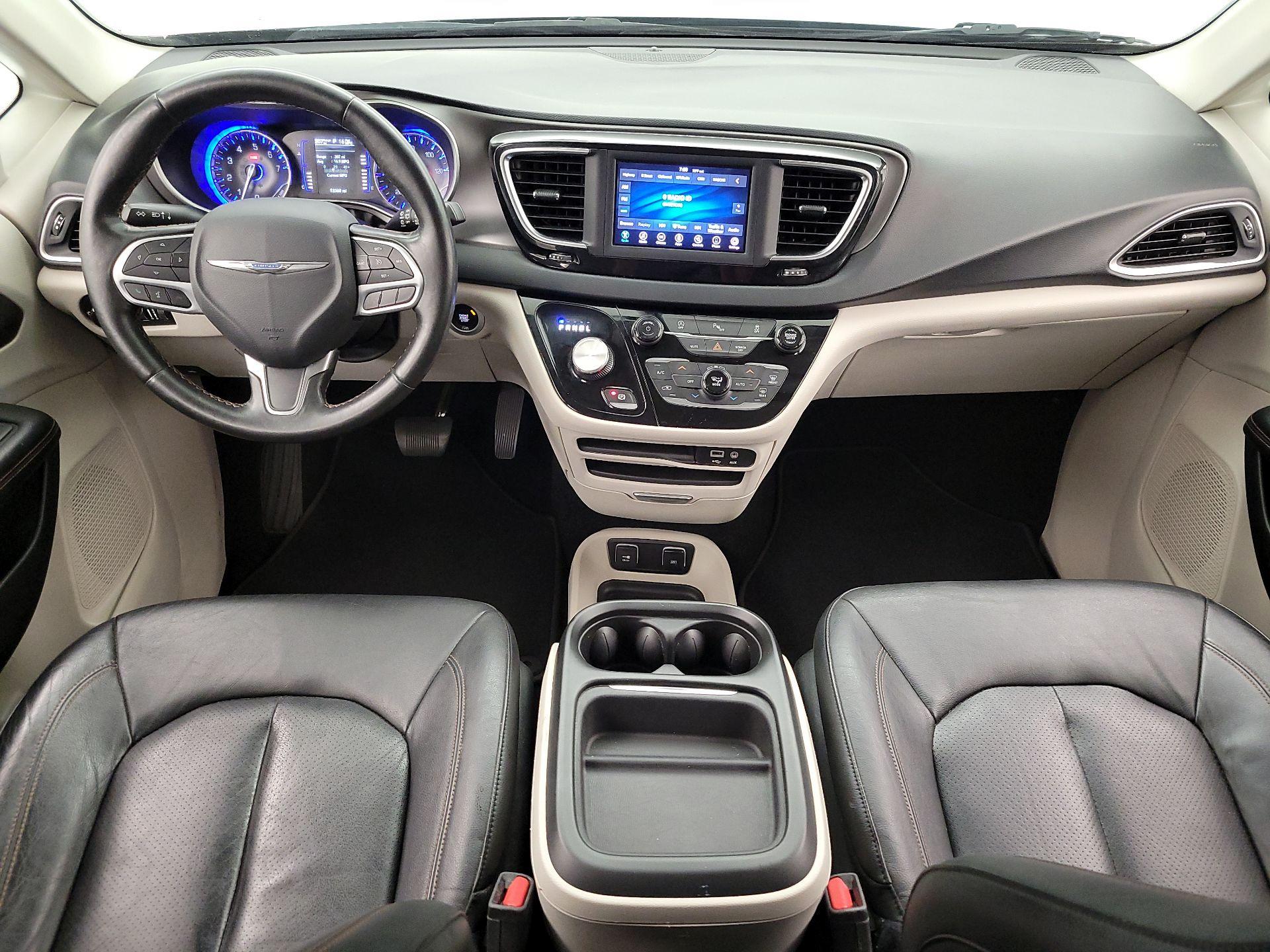 Thumbnail: 2020 Chrysler Pacifica - 9